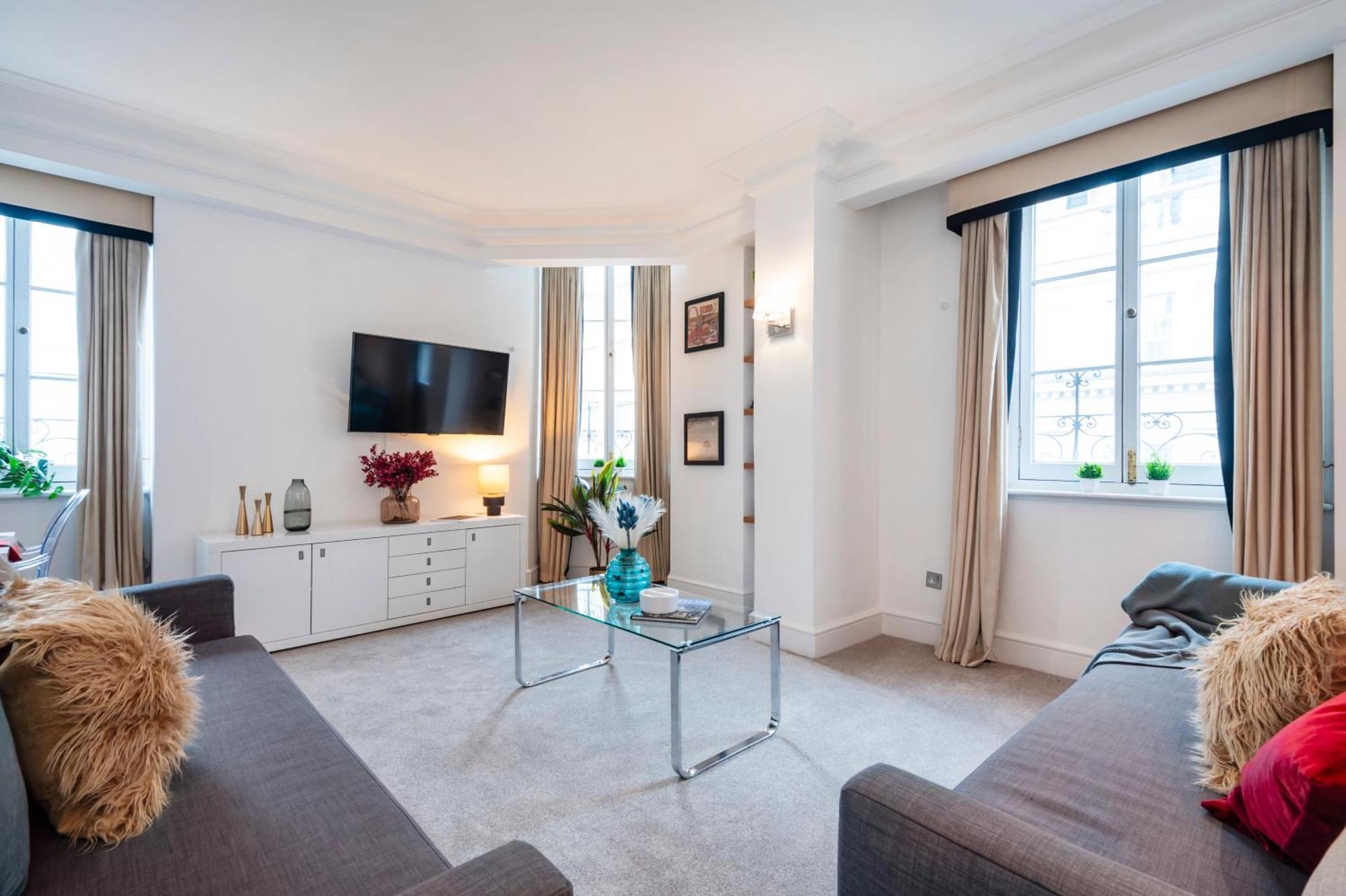 Welcome - Trafalgar Square Apartment *
