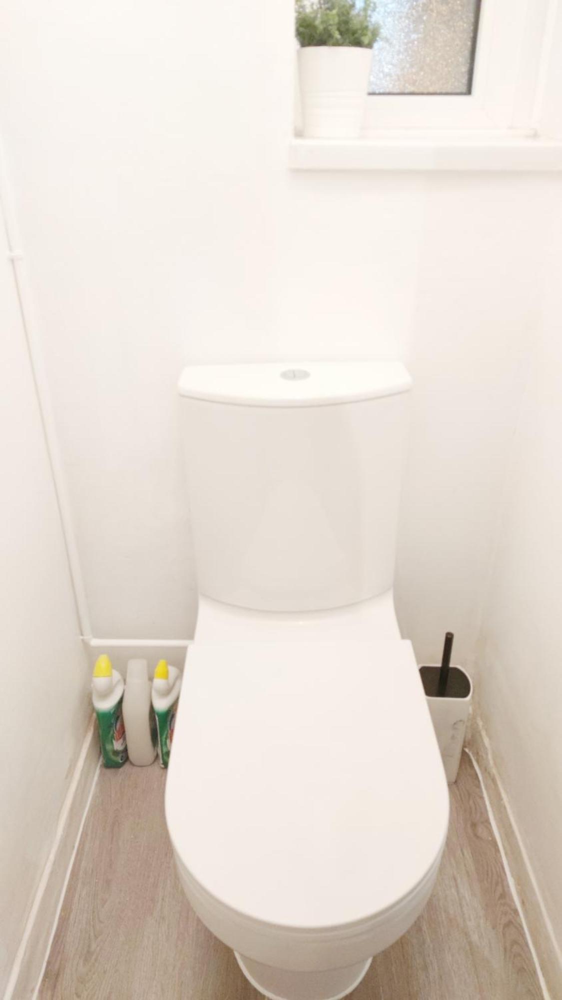 Spacious Flat With 2 To 3 Bedrooms In * Londra