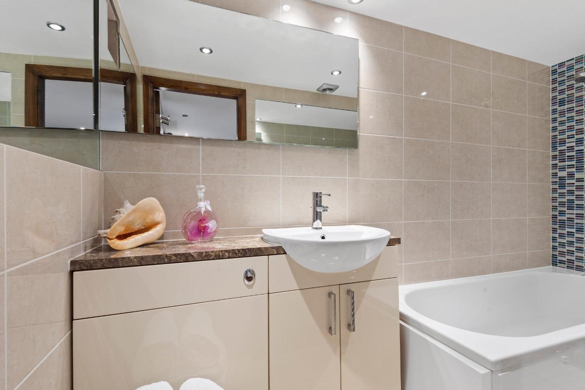 Bright Earl's Court Apartment- Sva Appartamento