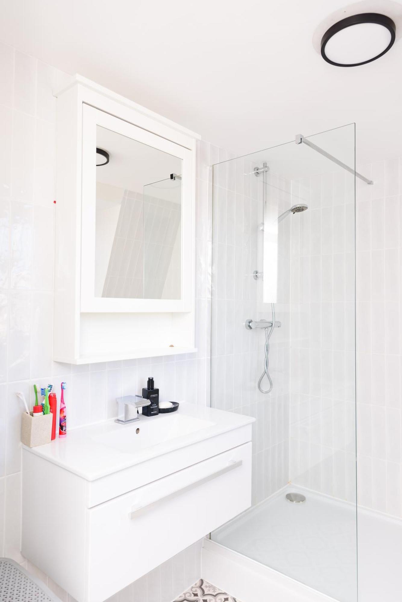 Relax & Recharge At Cozy Paddington, King Bed Londen