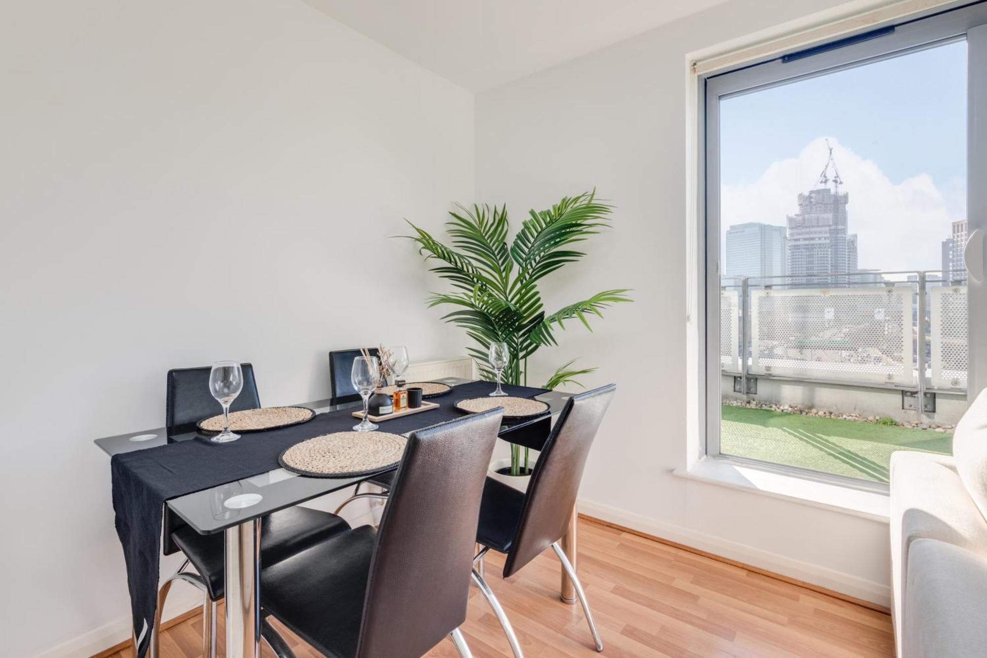 Large 3 Bedroom - Large Terrace With Sunset Views Lägenhet