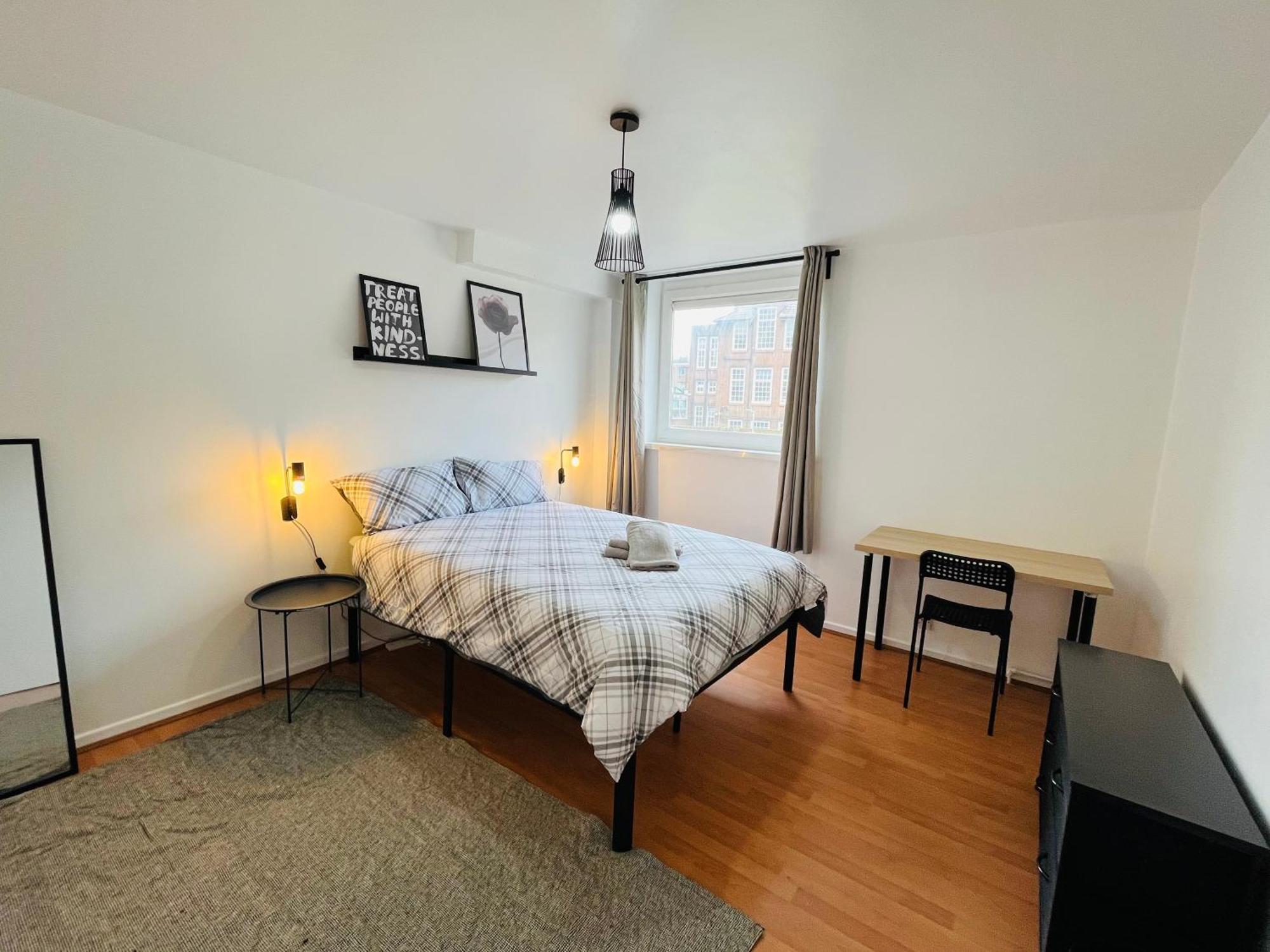 Rum i privatbostad 2 - Private Double In 4 Bed Flat