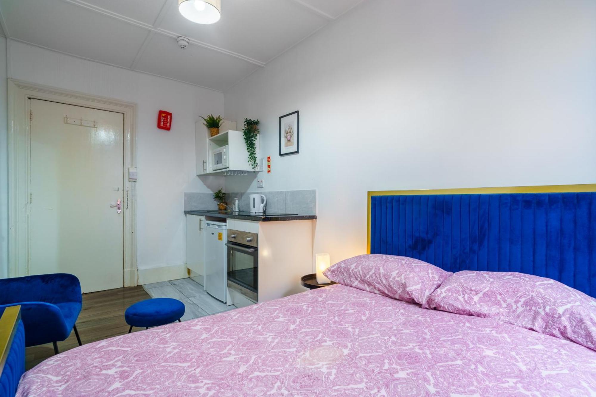 Private 5 In Quirky Soho Apartment