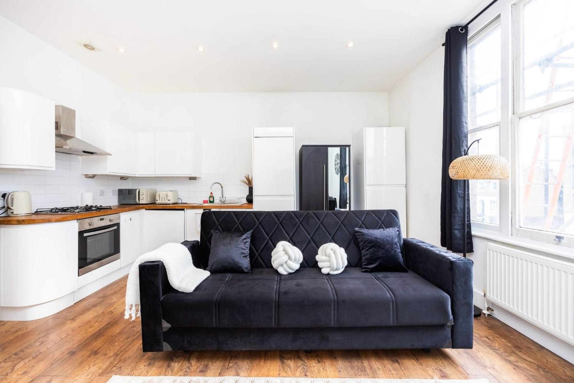 Stylish In Fulham Apartment