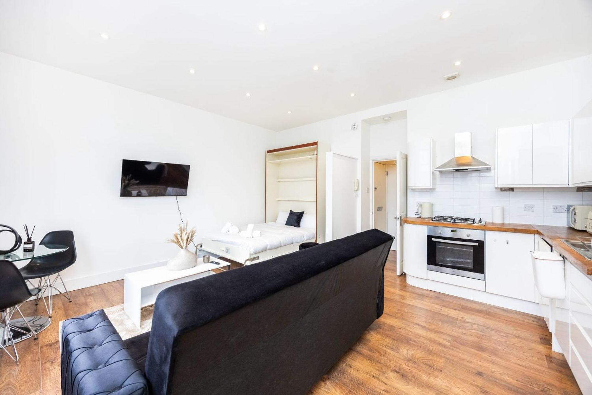 Stylish In Fulham Apartment