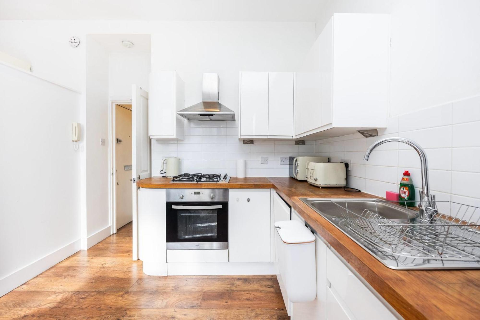 Stylish In Fulham Apartment