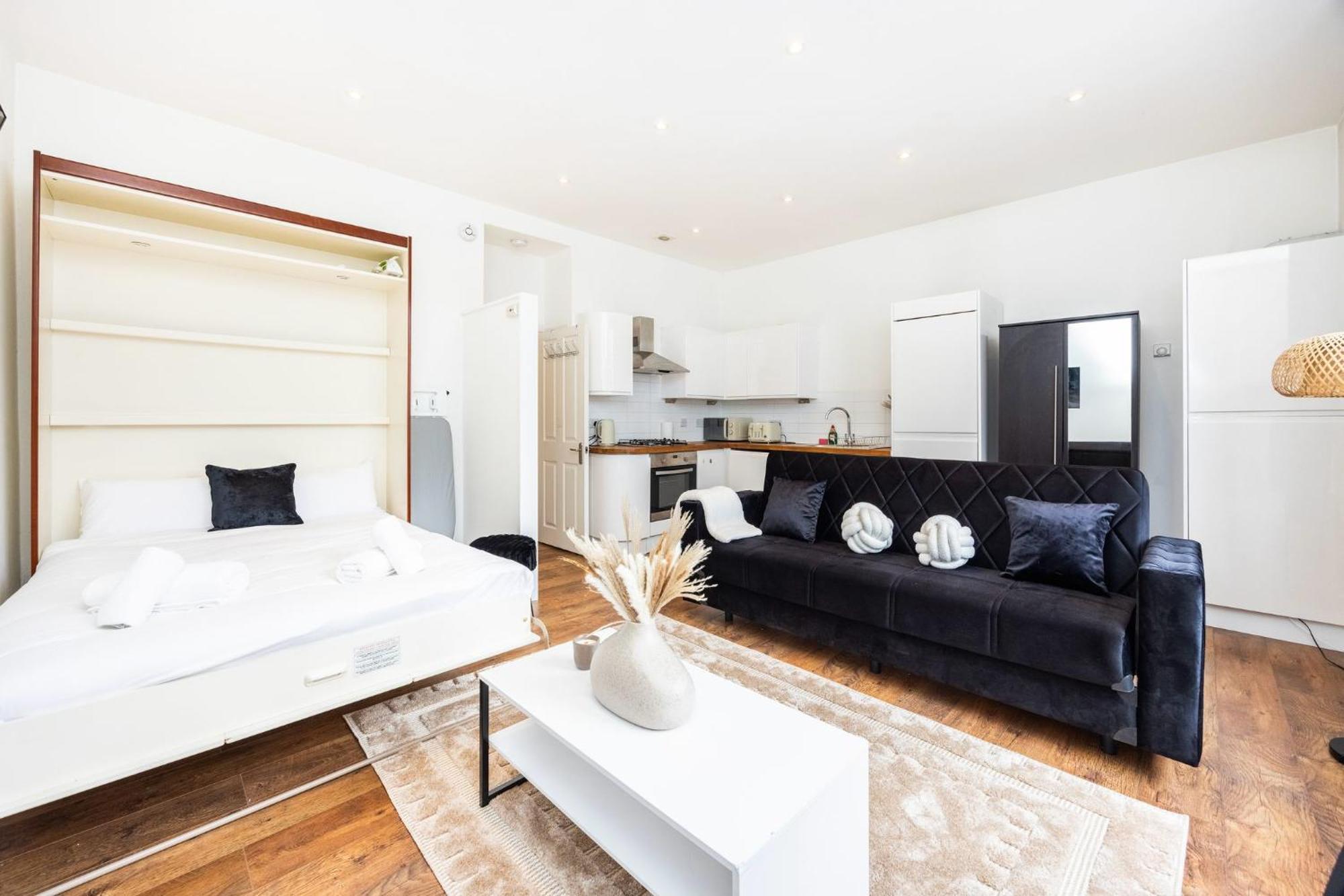 Stylish In Fulham Apartment *