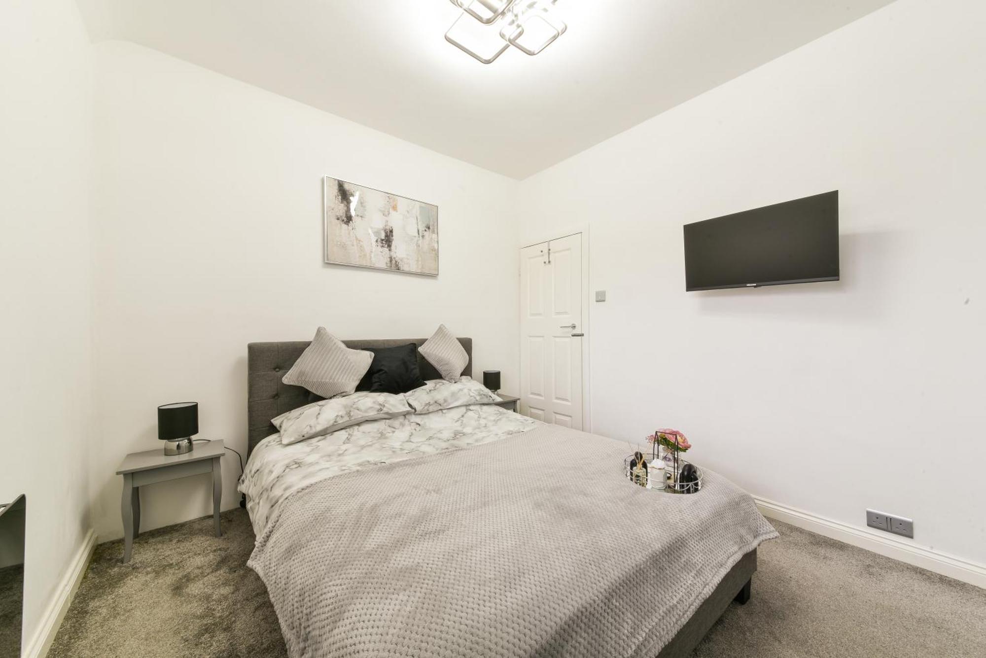 Bromley Serviced - Beckenham Place Park - - 2 Bed House - Free Parking - 2 Beds 1 Sofabed Appartement Londen