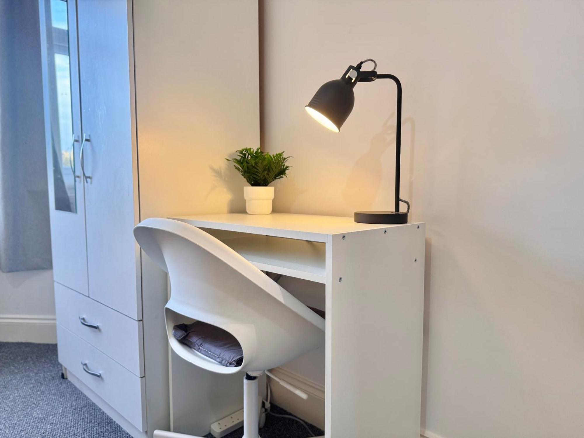 Convenient 2-bed 30min To Lägenhet London