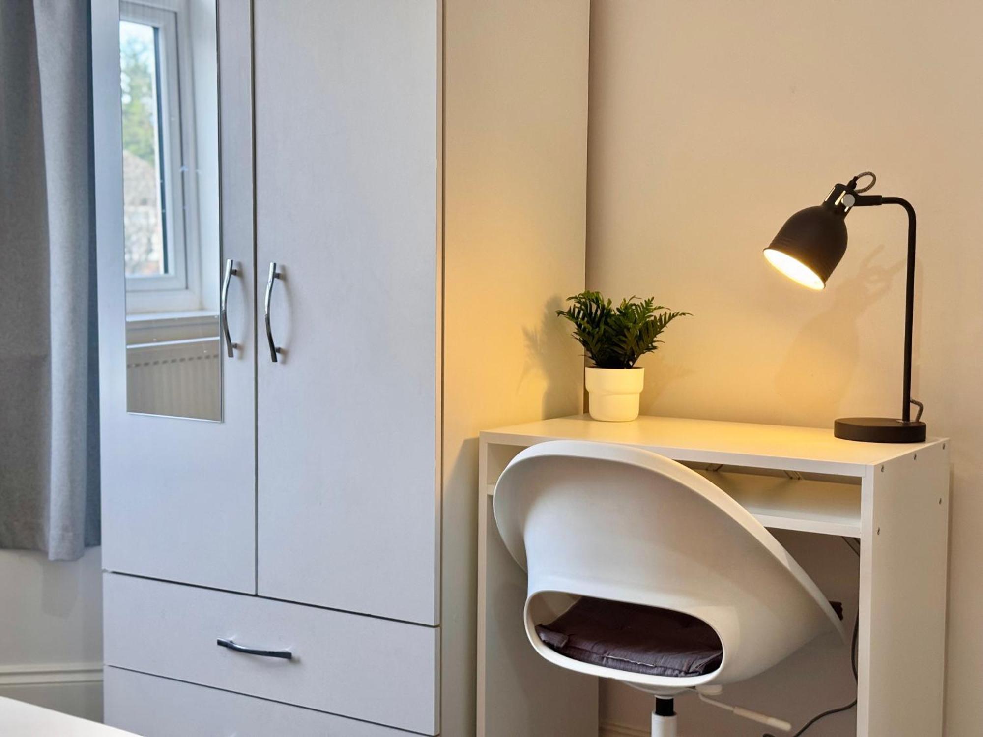Convenient 2-bed 30min To Lägenhet *