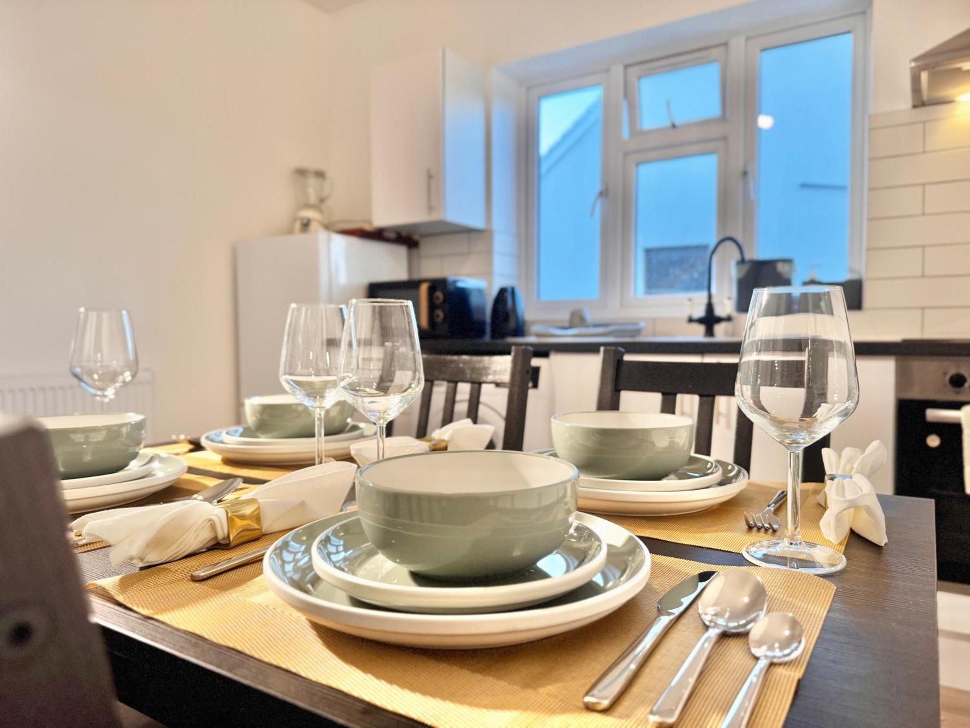 Lägenhet Convenient 2-bed 30min To London