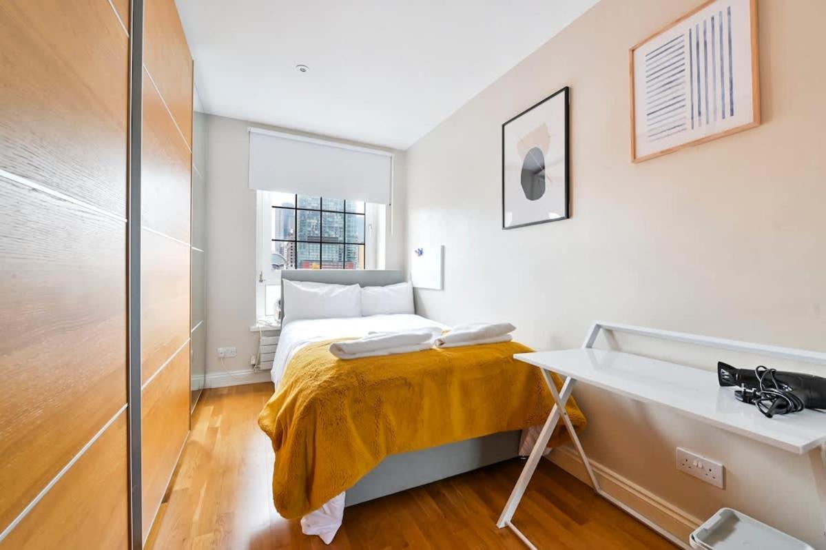 Spacious 2 Bed, Canary Wharf, O2 Arena, Wifi Apartment *
