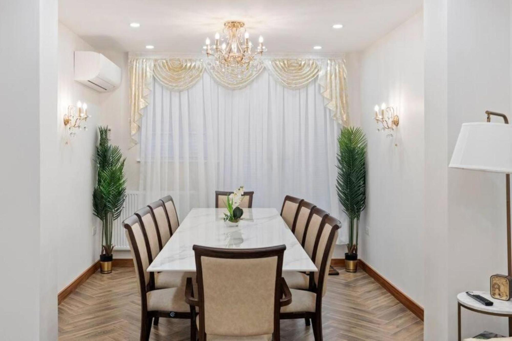 Metro Majesty 5-bedroom Gem In South Tottenham Apartment *