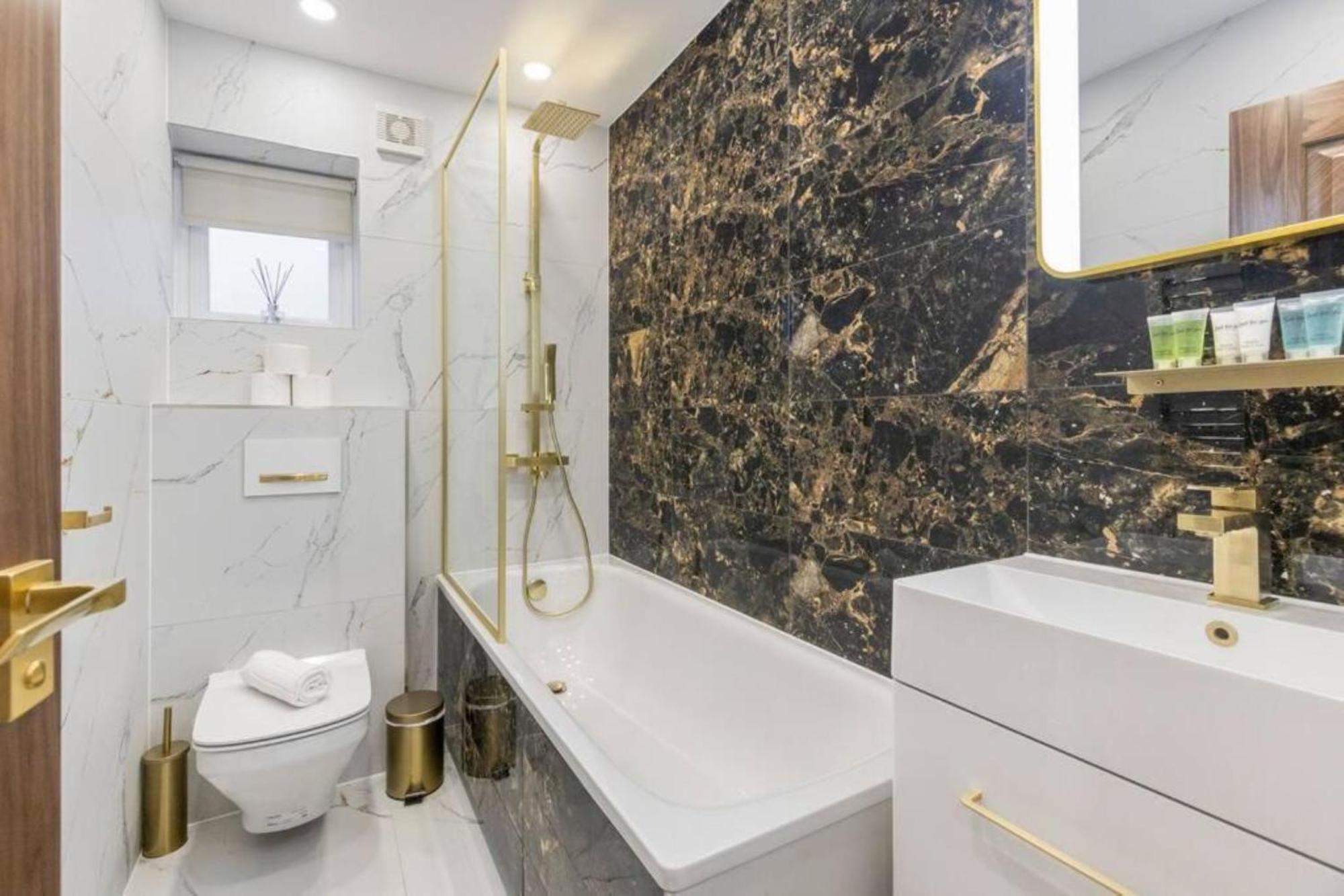 Apartment Metro Majesty 5-bedroom Gem In South Tottenham London