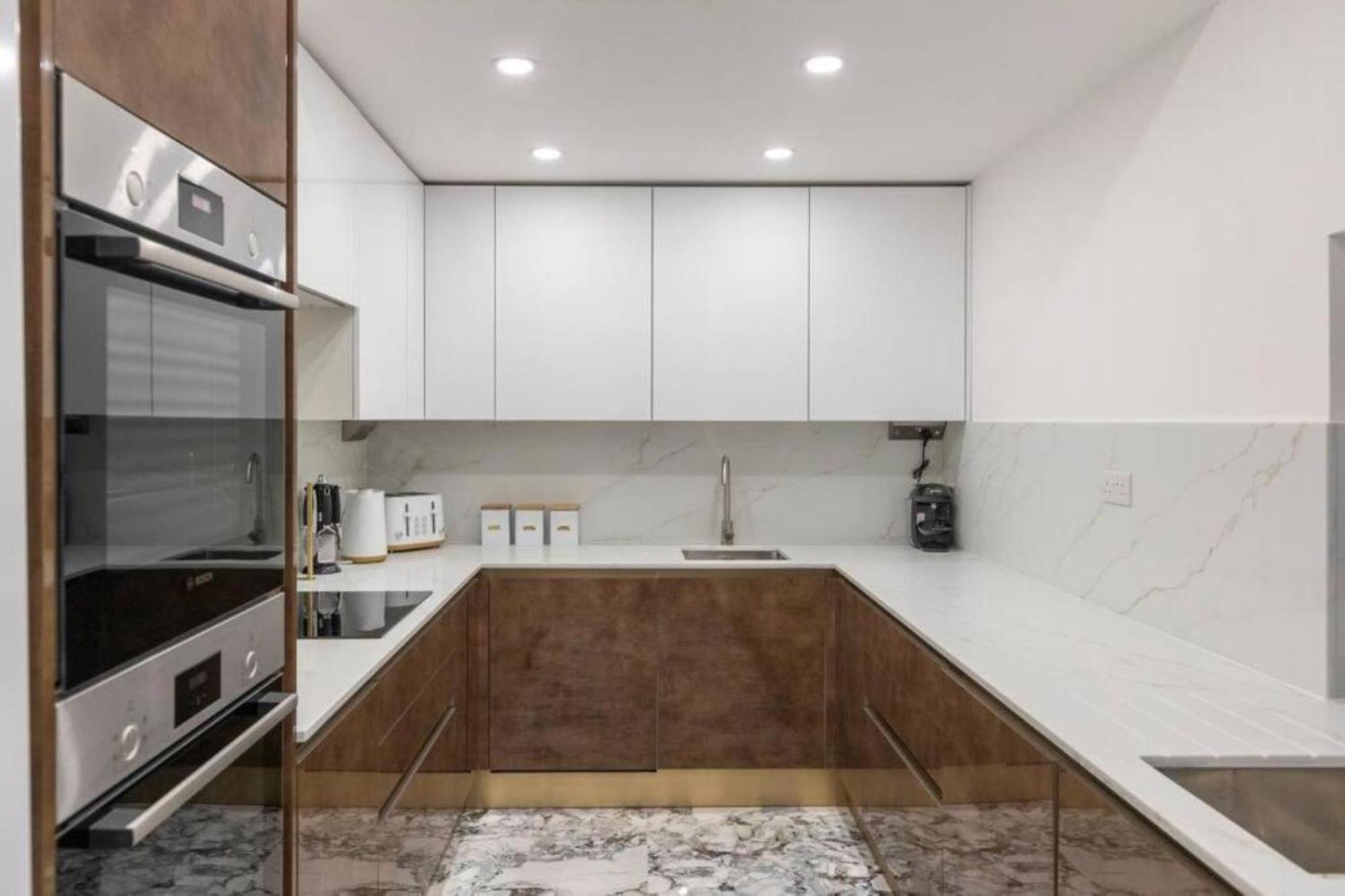 Metro Majesty 5-bedroom Gem In South Tottenham * London