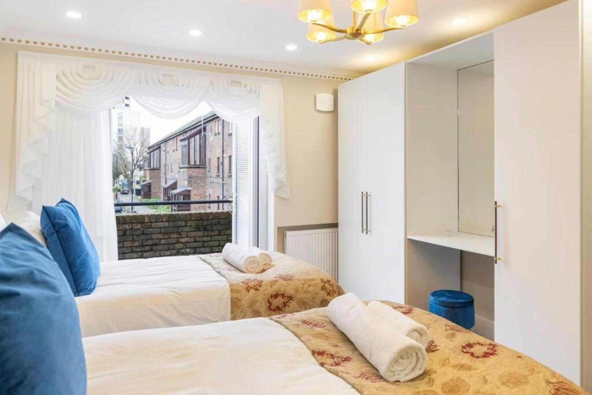 Metro Majesty 5-bedroom Gem In South Tottenham London