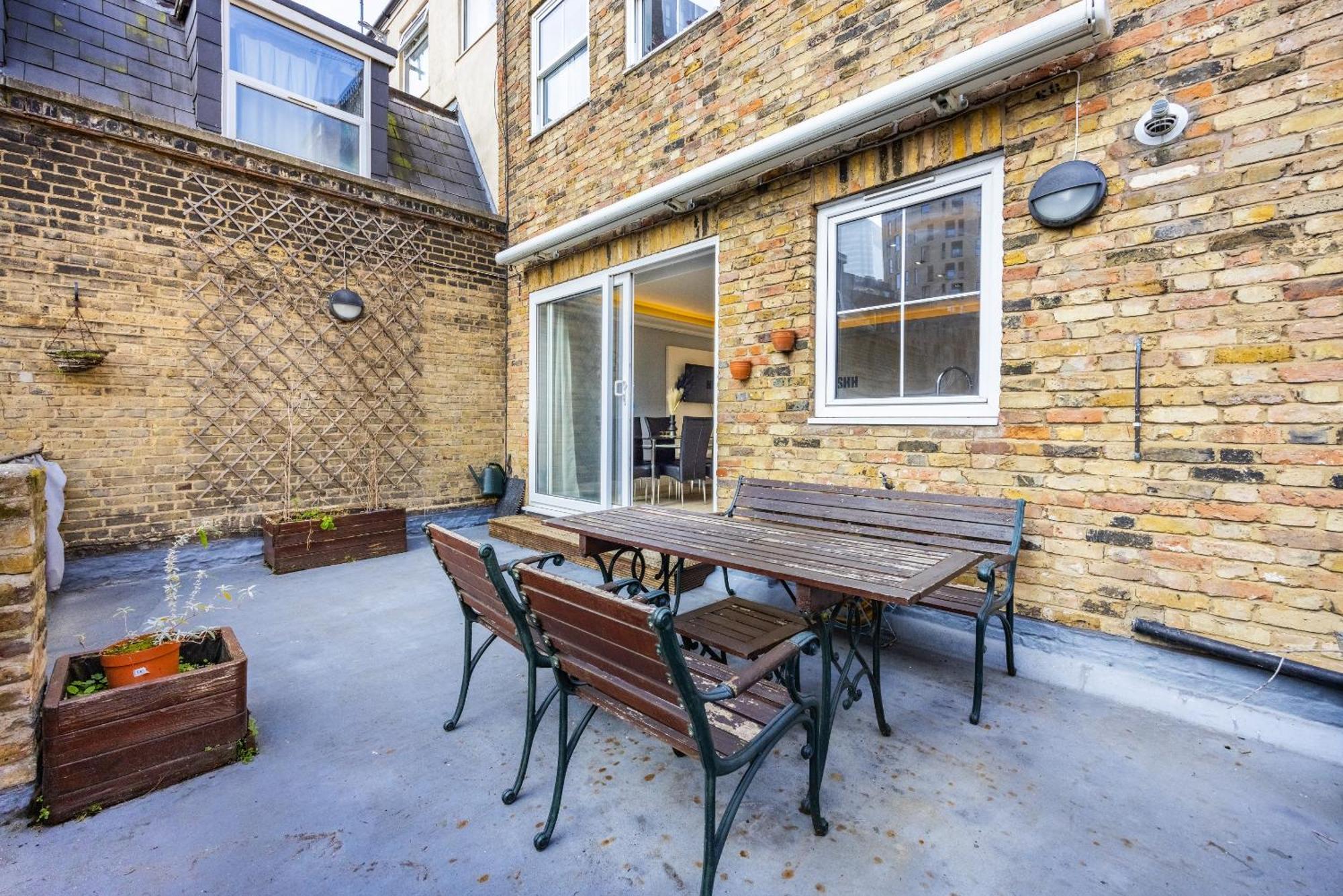 Cosy In Canary Wharf Apartment London
