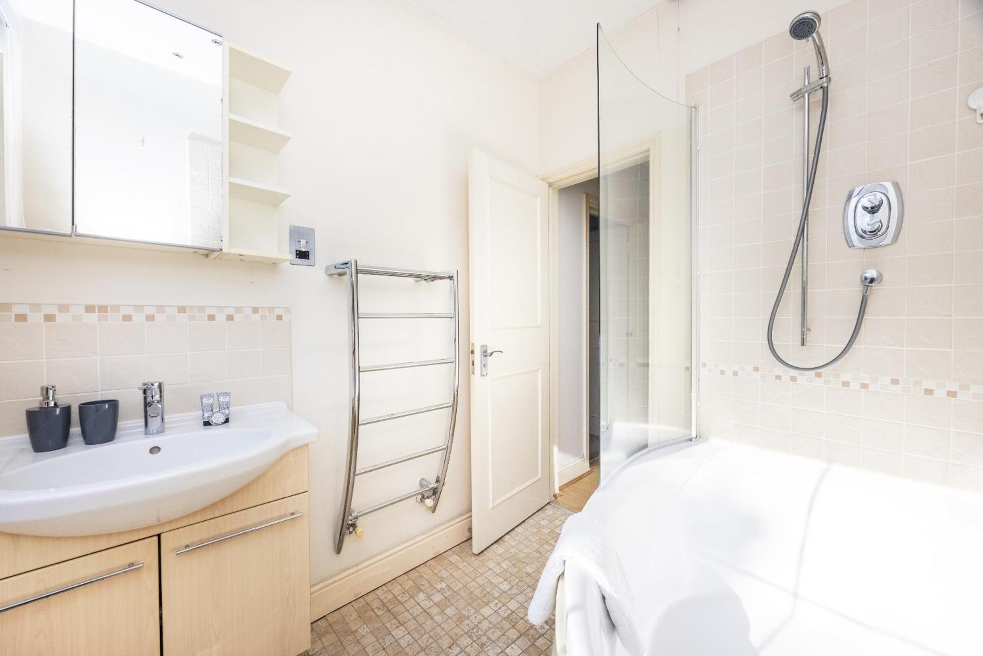 Cosy In Canary Wharf Apartment London