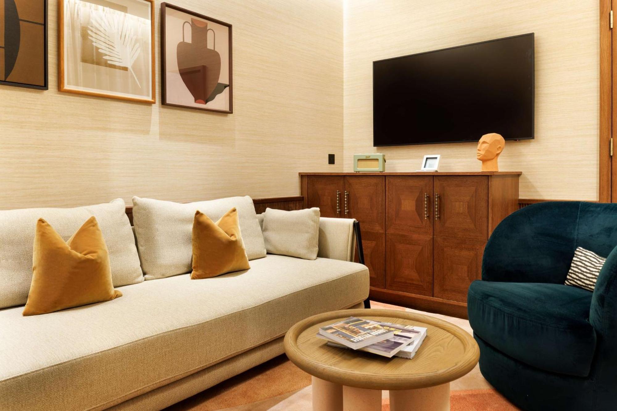 Hotell The Trafalgar St. James, Curio Collection By Hilton