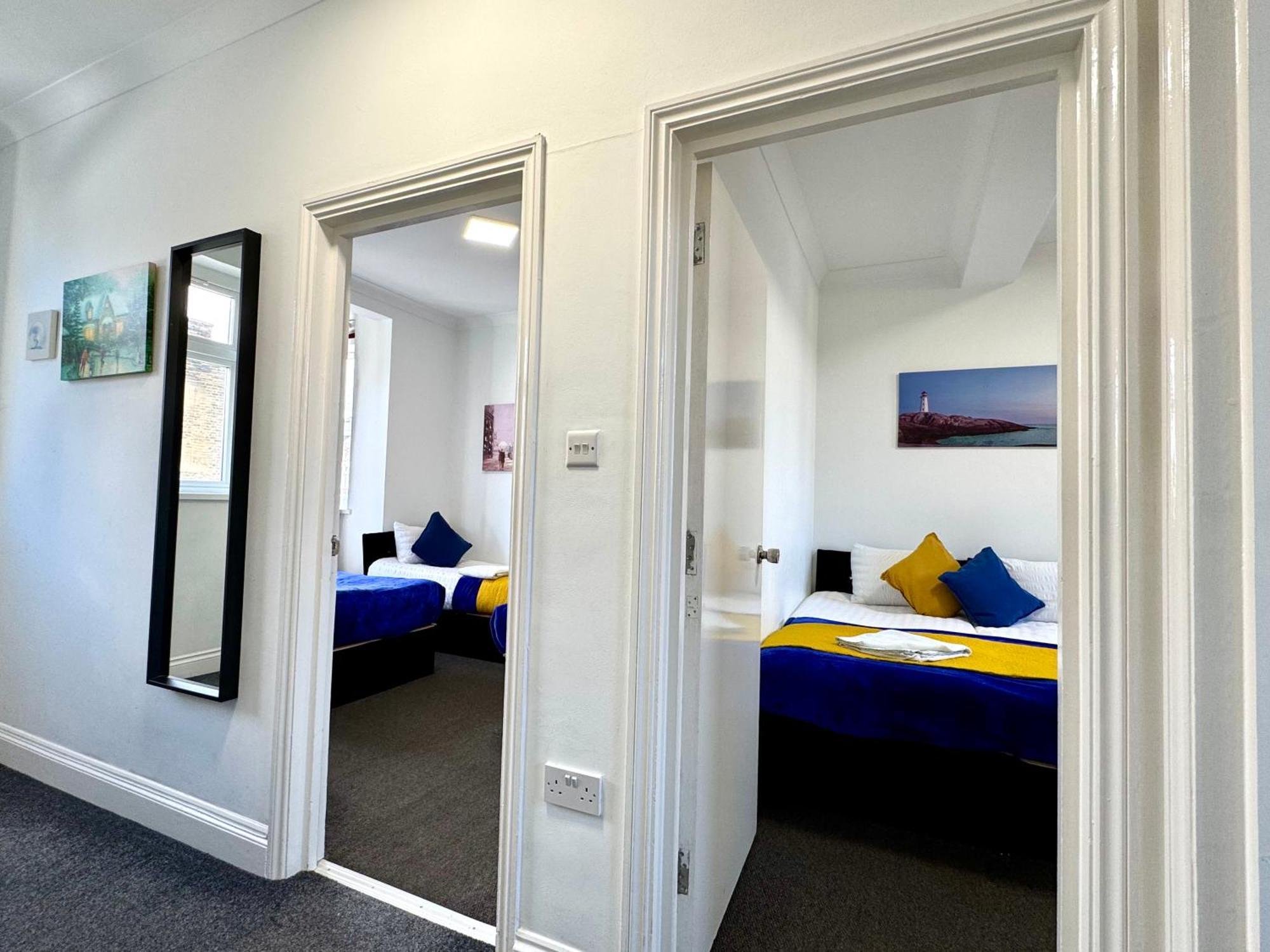 4 Bedrooms 3 Bathrooms With Garden House Londen