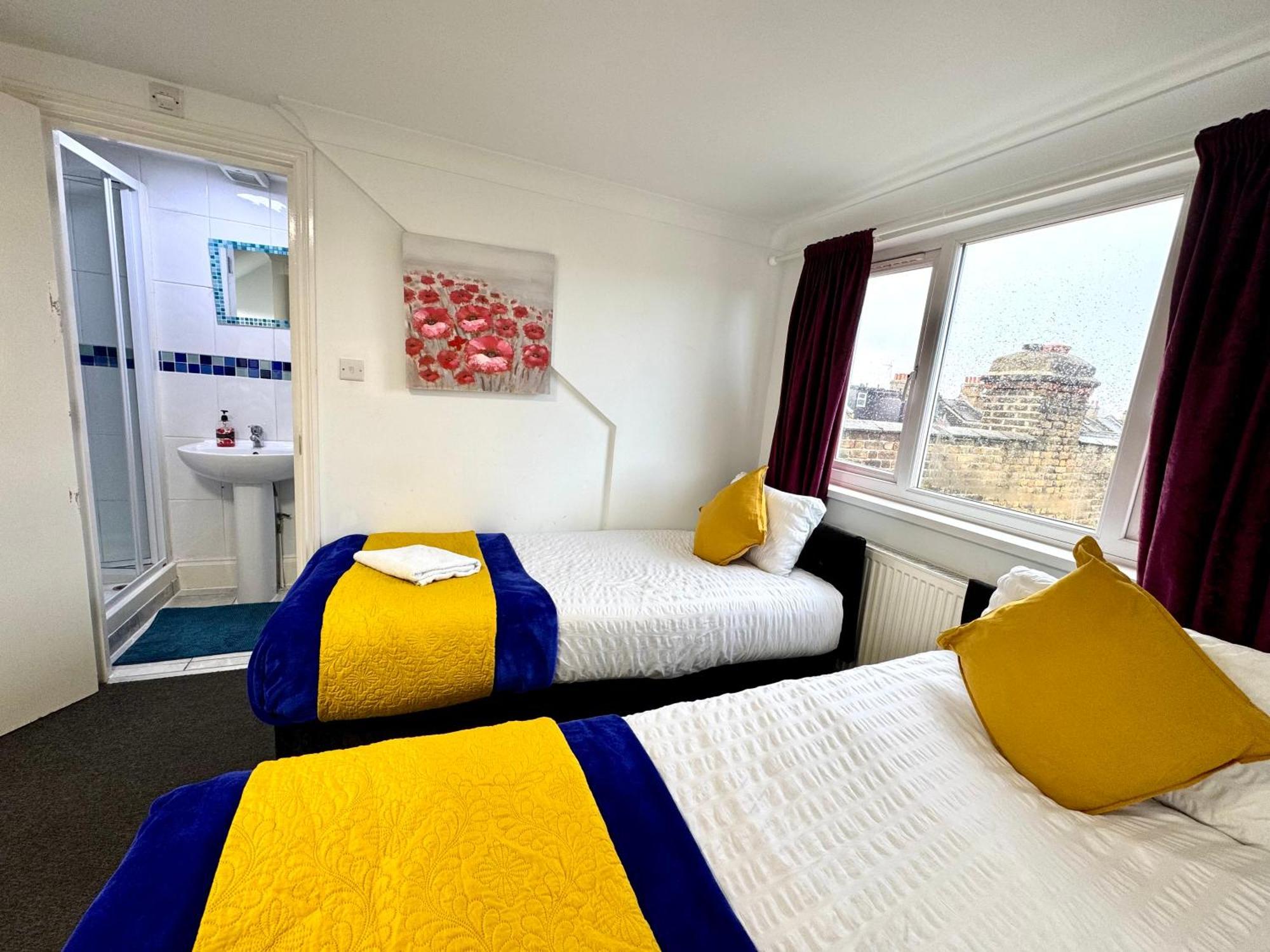 4 Bedrooms 3 Bathrooms With Garden House Londen