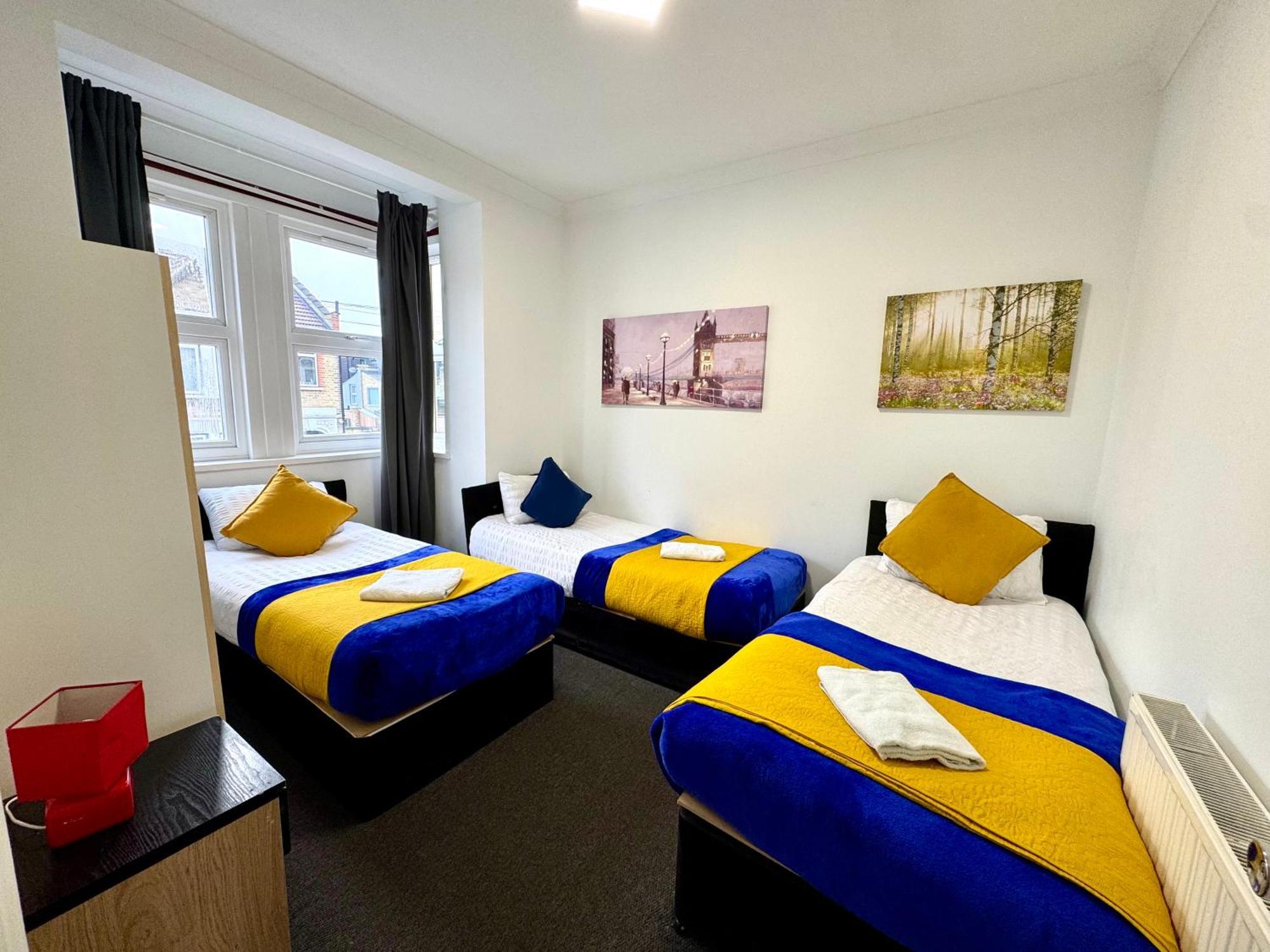 4 Bedrooms 3 Bathrooms With Garden House