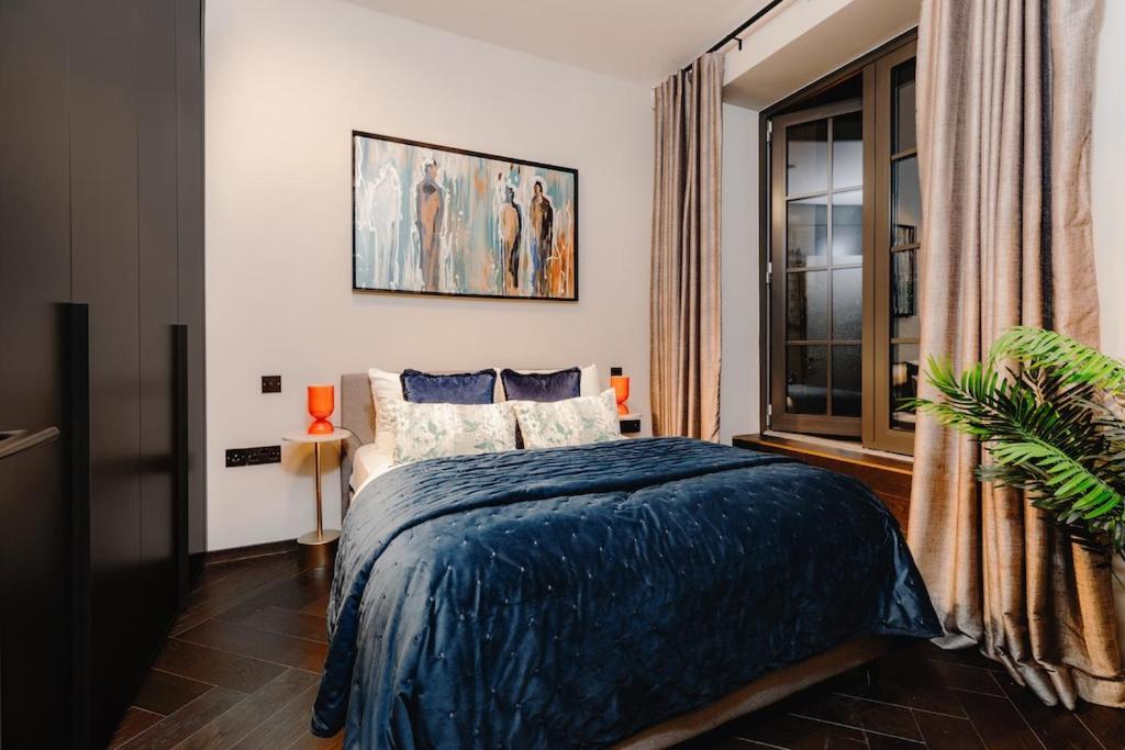 Wish Granted! Superb Design Off Covent Garden London