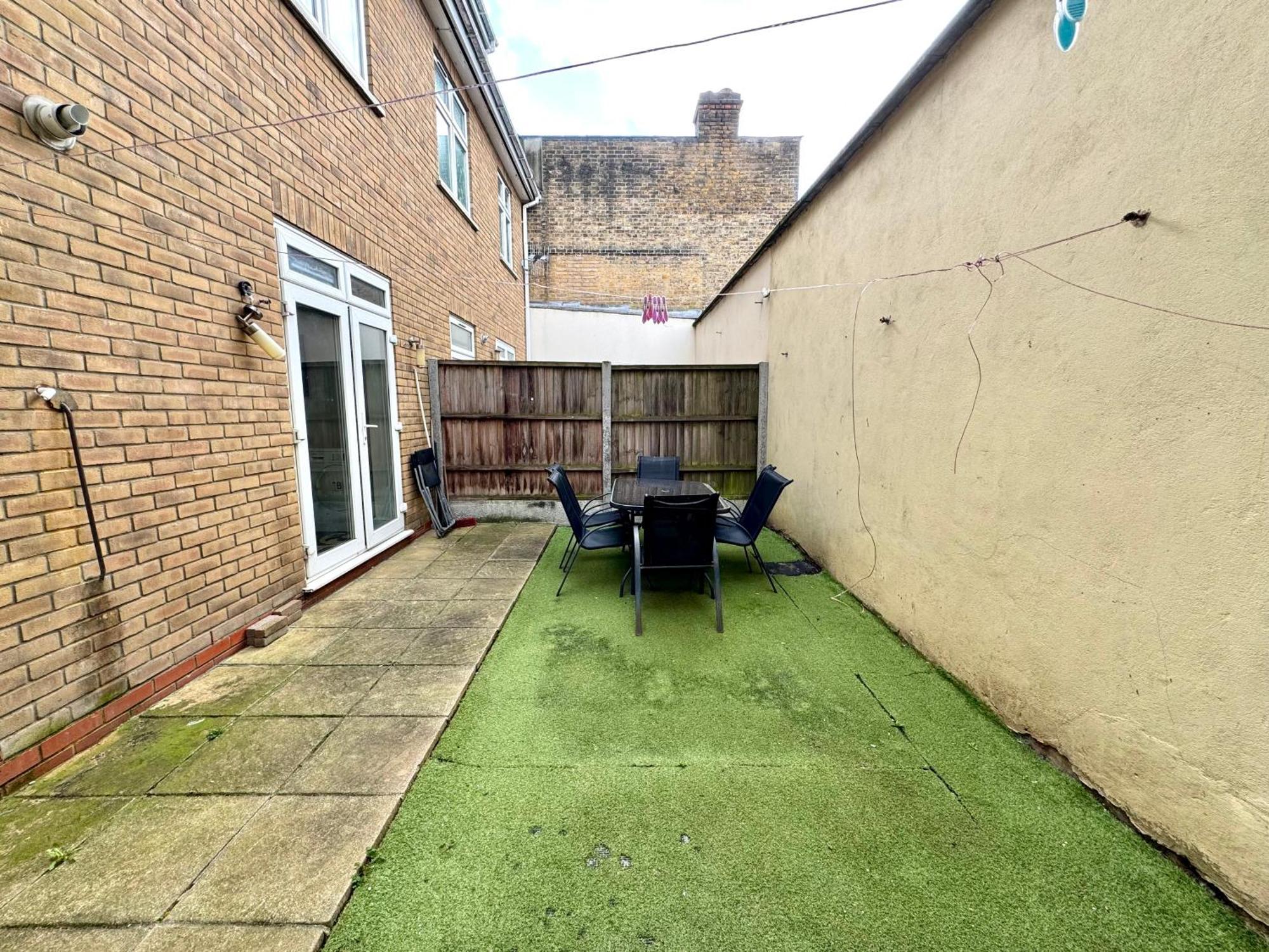 4 Bedrooms House, 3 Bathrooms , Separate Reception, Full Kitchen, Garden, Parking Casa vacanze Londra