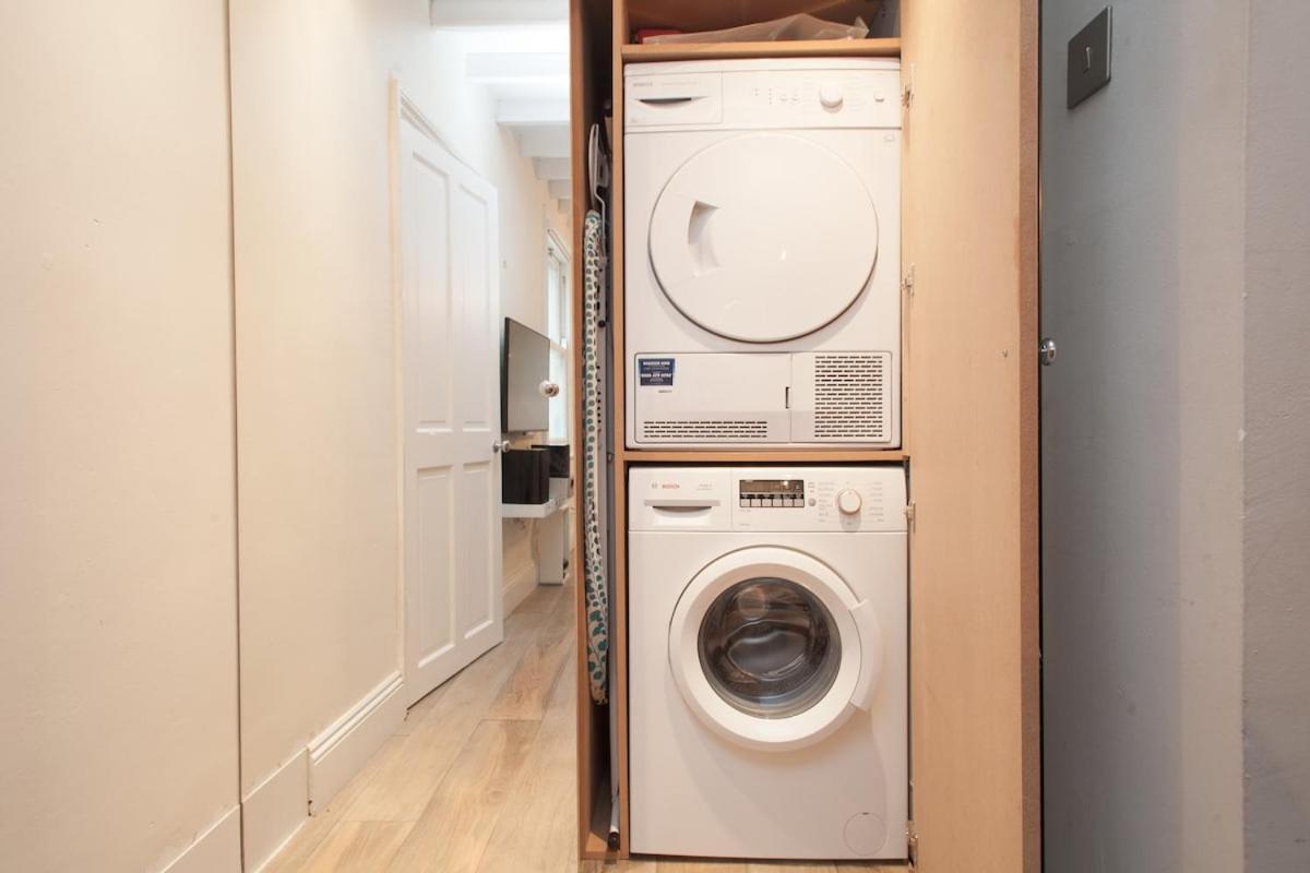 Charming Floor In Earls Court Apartment *