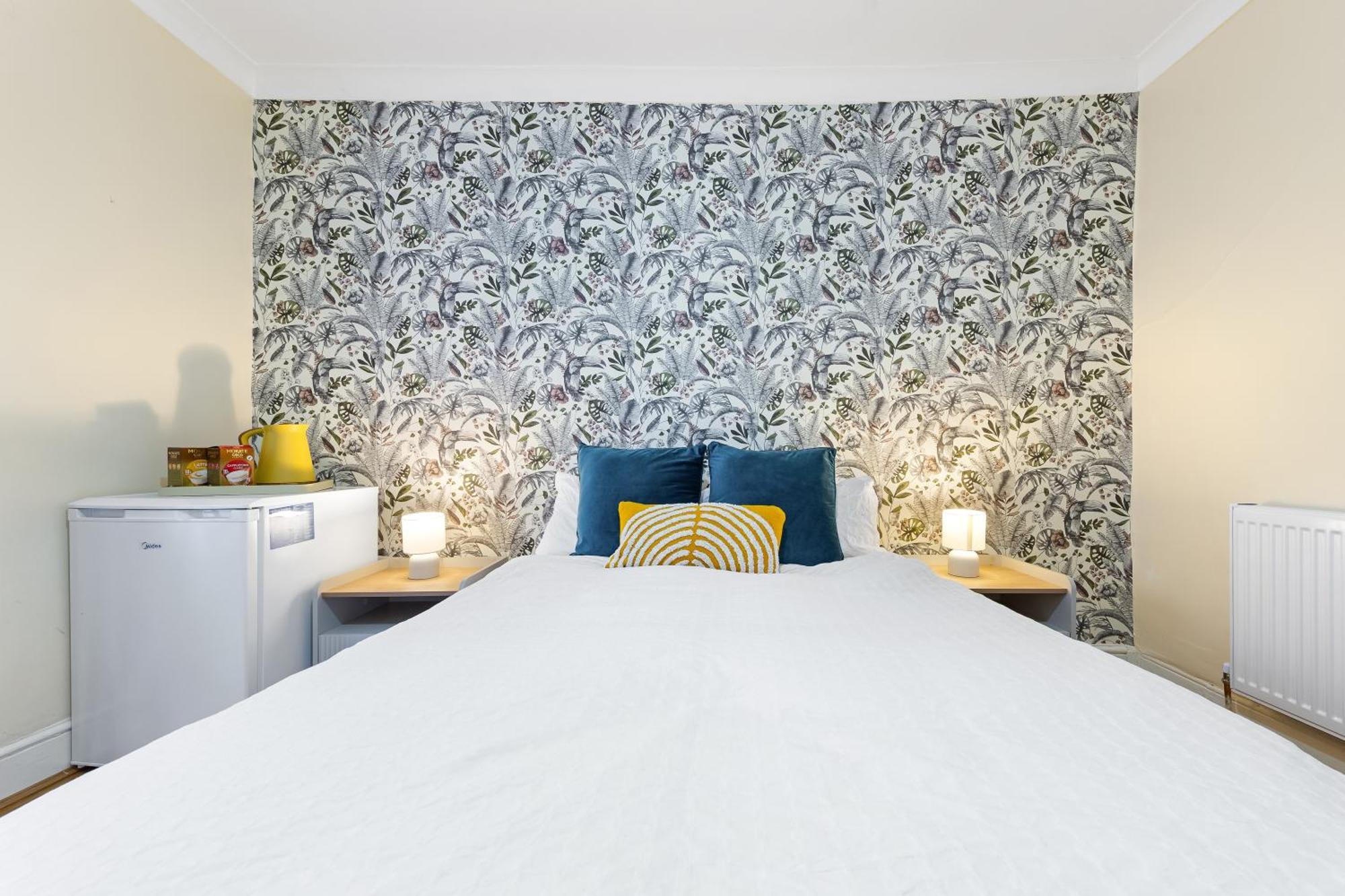 Chic Private Bedroom In Near Tube - Bedroom1 Affittacamere