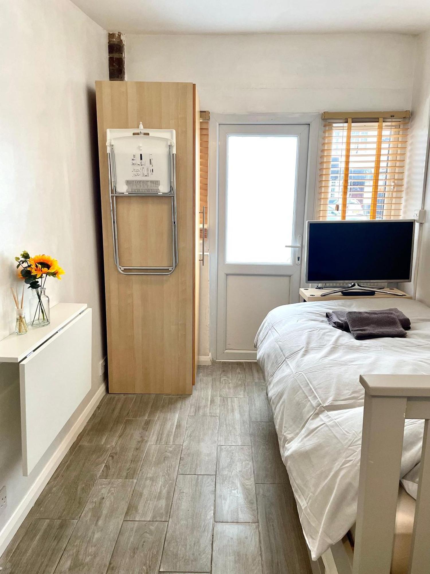 Ostello Eejs Charming 3 Bed - With Large Garden *
