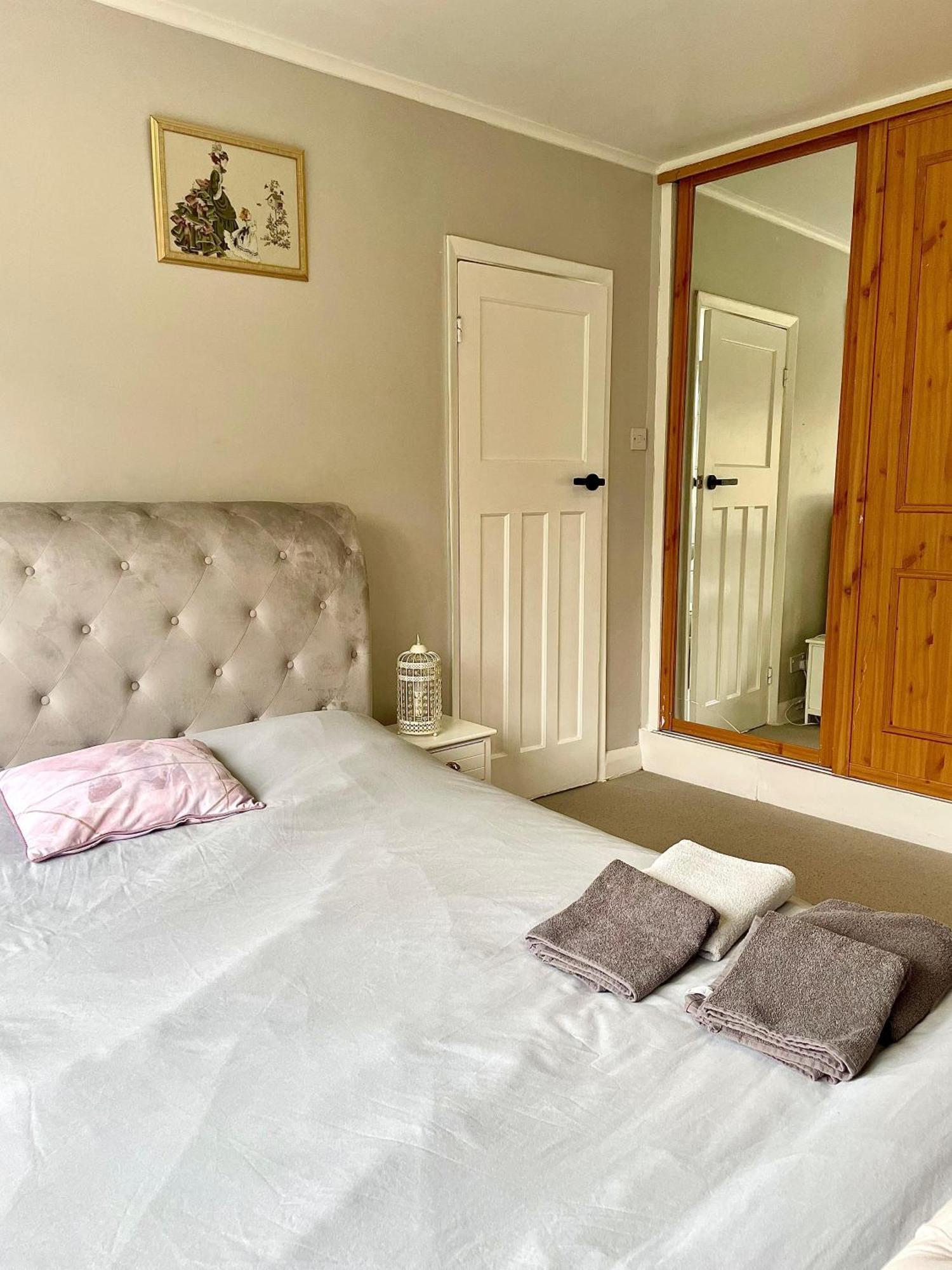 Ostello Eejs Charming 3 Bed - With Large Garden