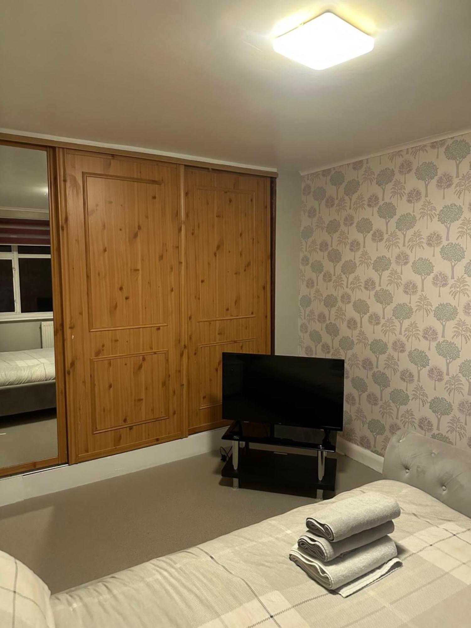 Eejs Charming 3 Bed - With Large Garden Ostello *