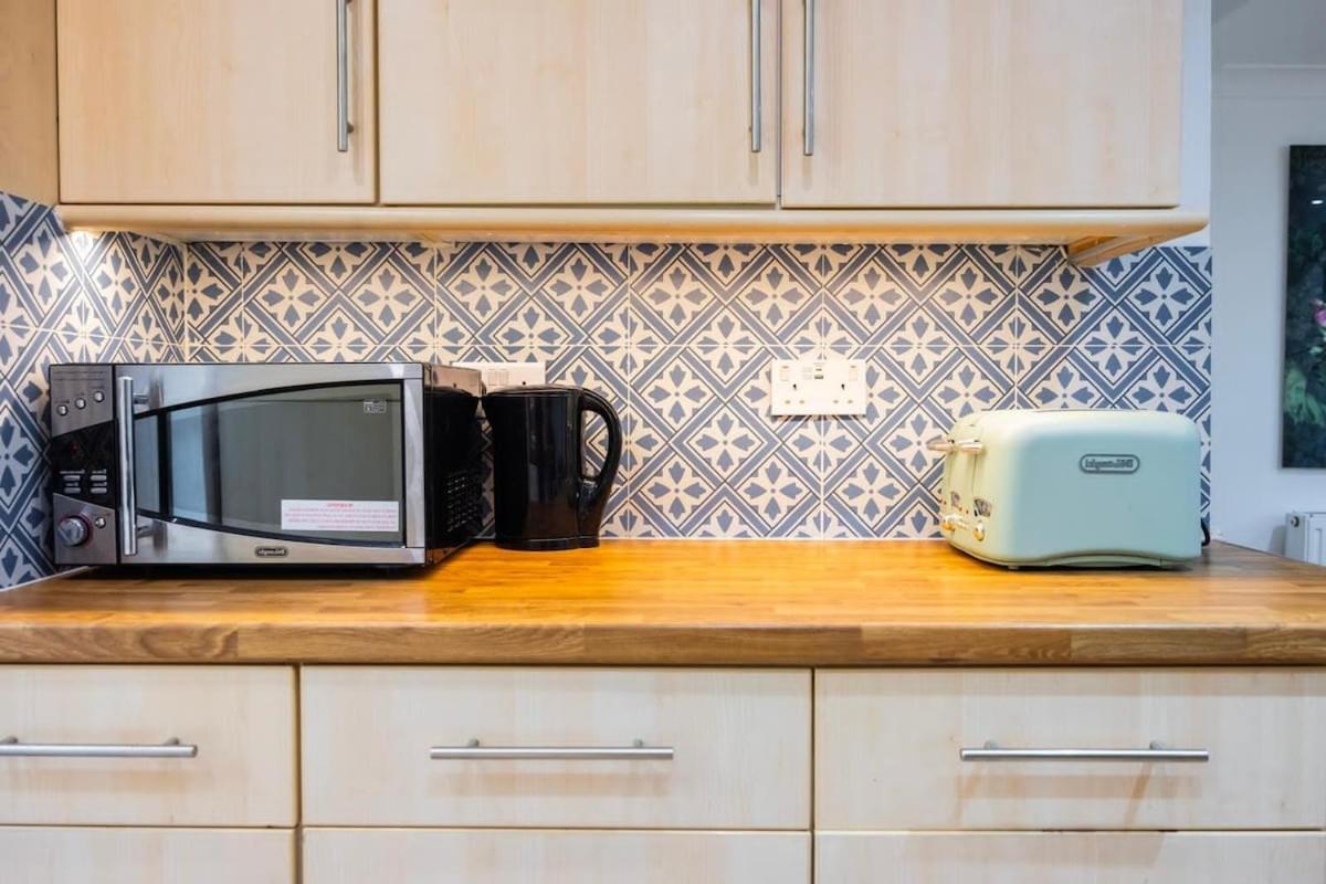 Stylish 2-bedroom In The Aldgate Apartment
