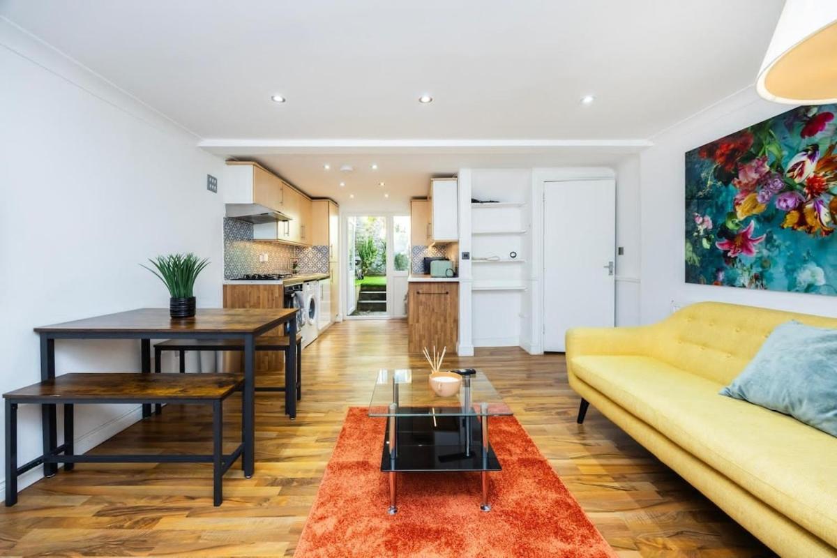 Stylish 2-bedroom In The Aldgate Apartment *