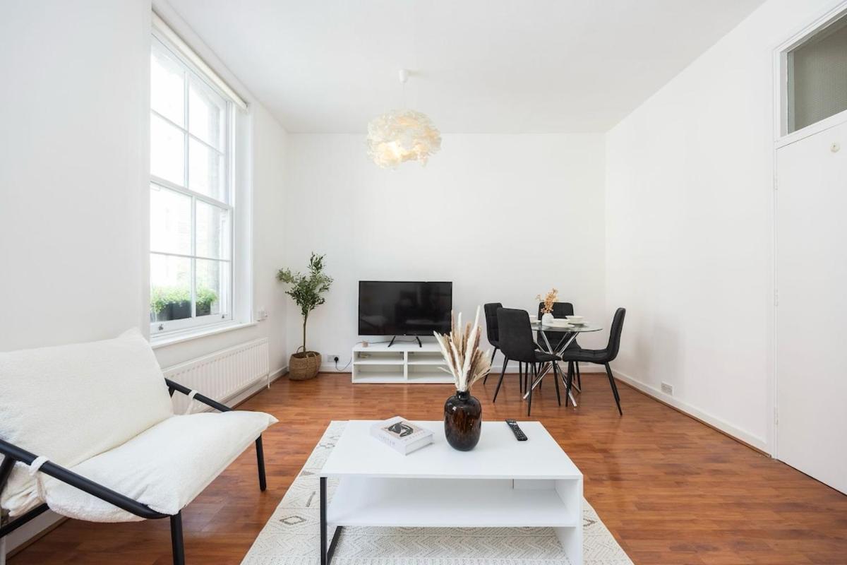 Spacious 1br Near Bridge Lägenhet *