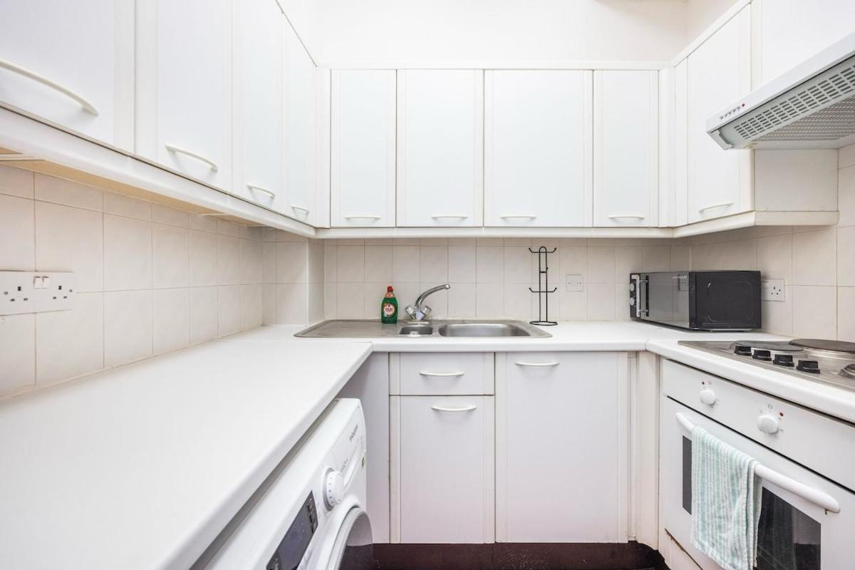Lägenhet Spacious 1br Near Bridge London
