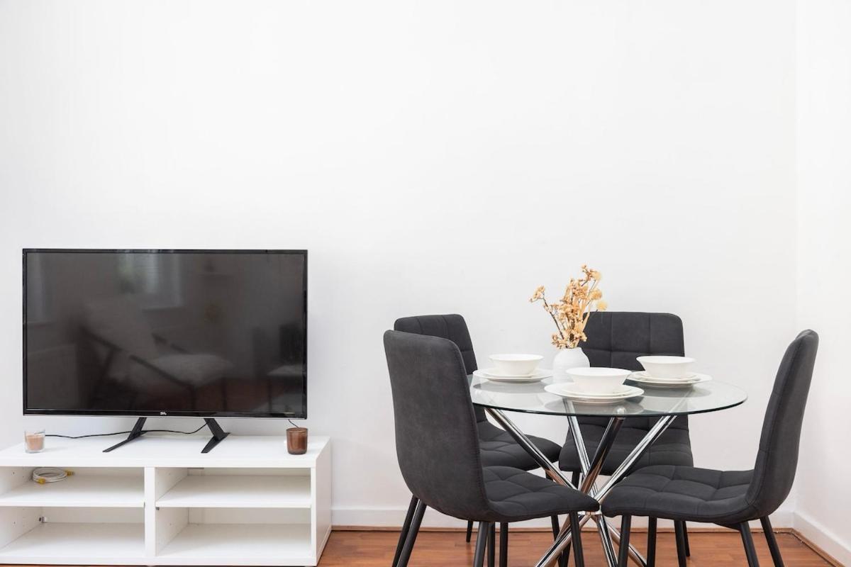 Lägenhet Spacious 1br Near Bridge London