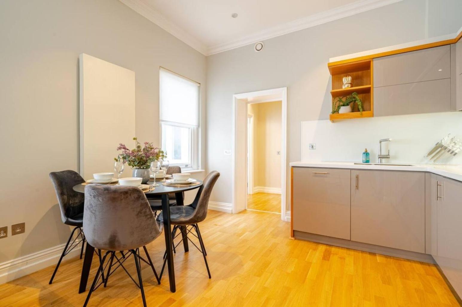 Tranquil And Bright 3 Bed Lux Londen