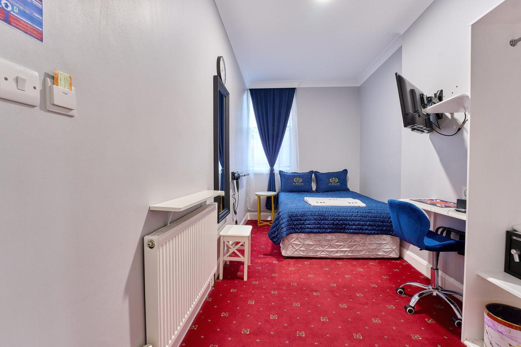 Jubilee Hotel 3*