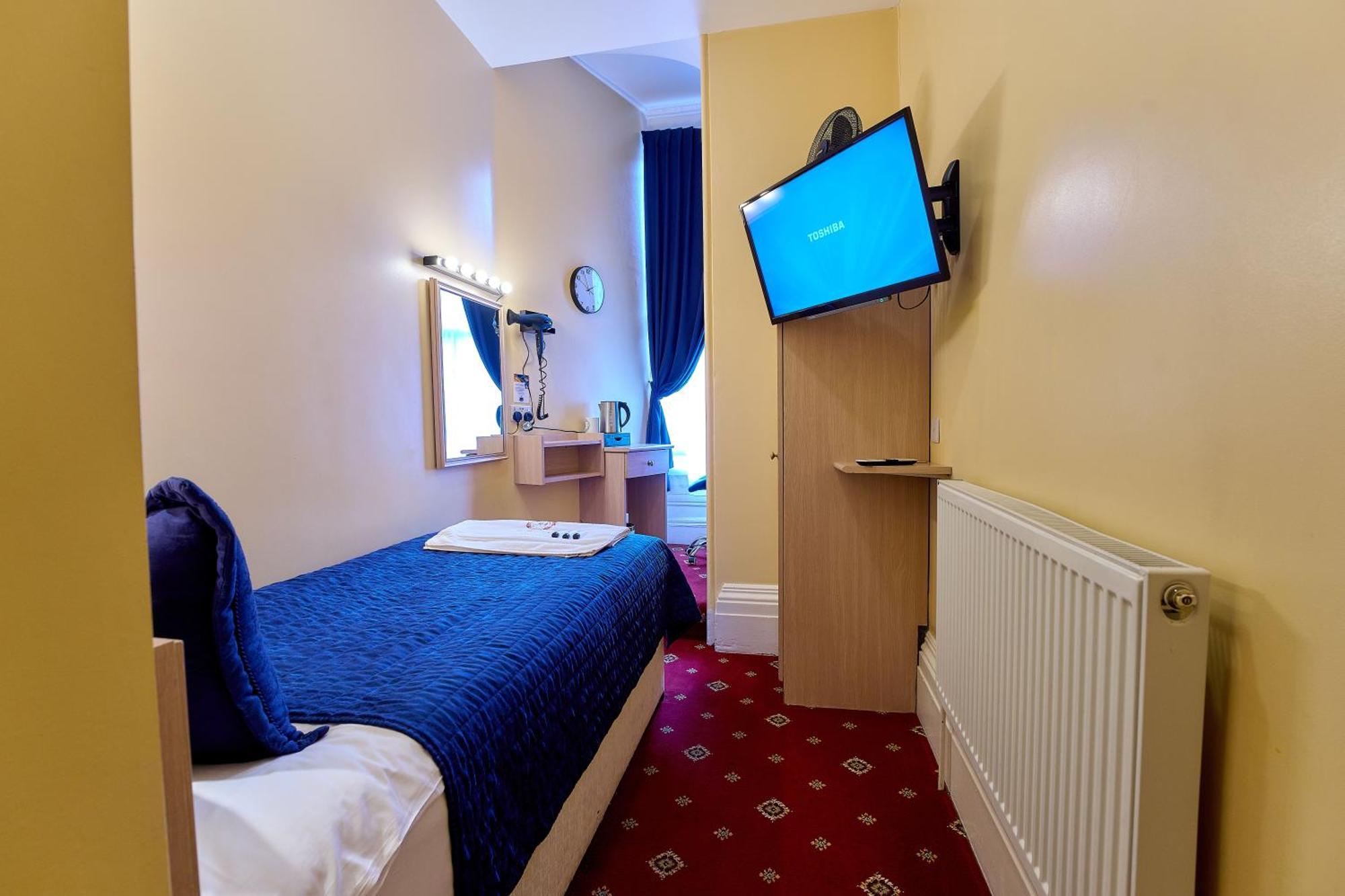 Jubilee Hotel 3*