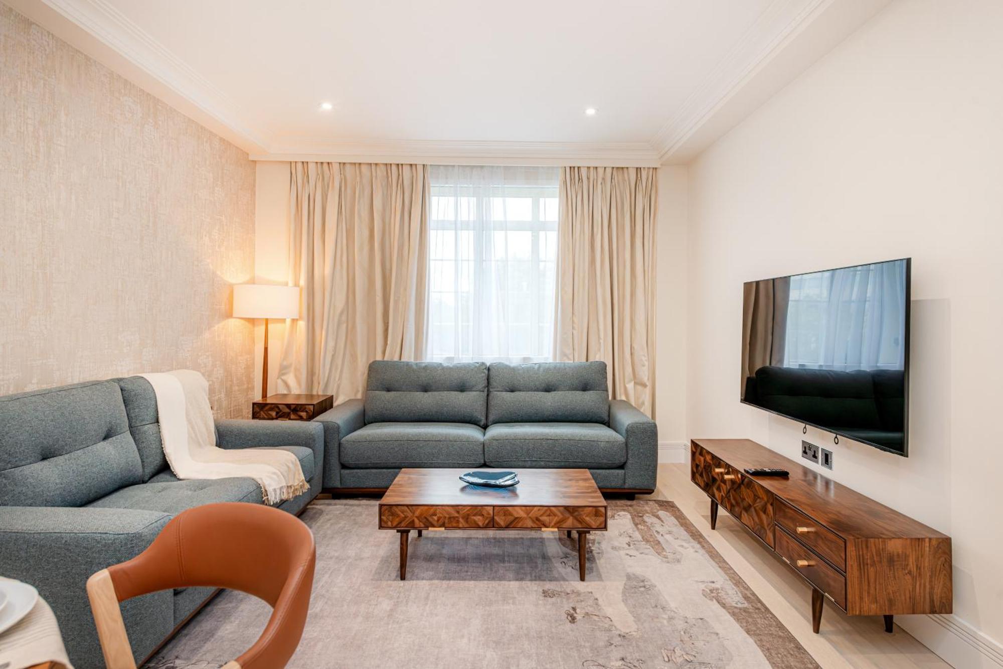 Fountain House 5*