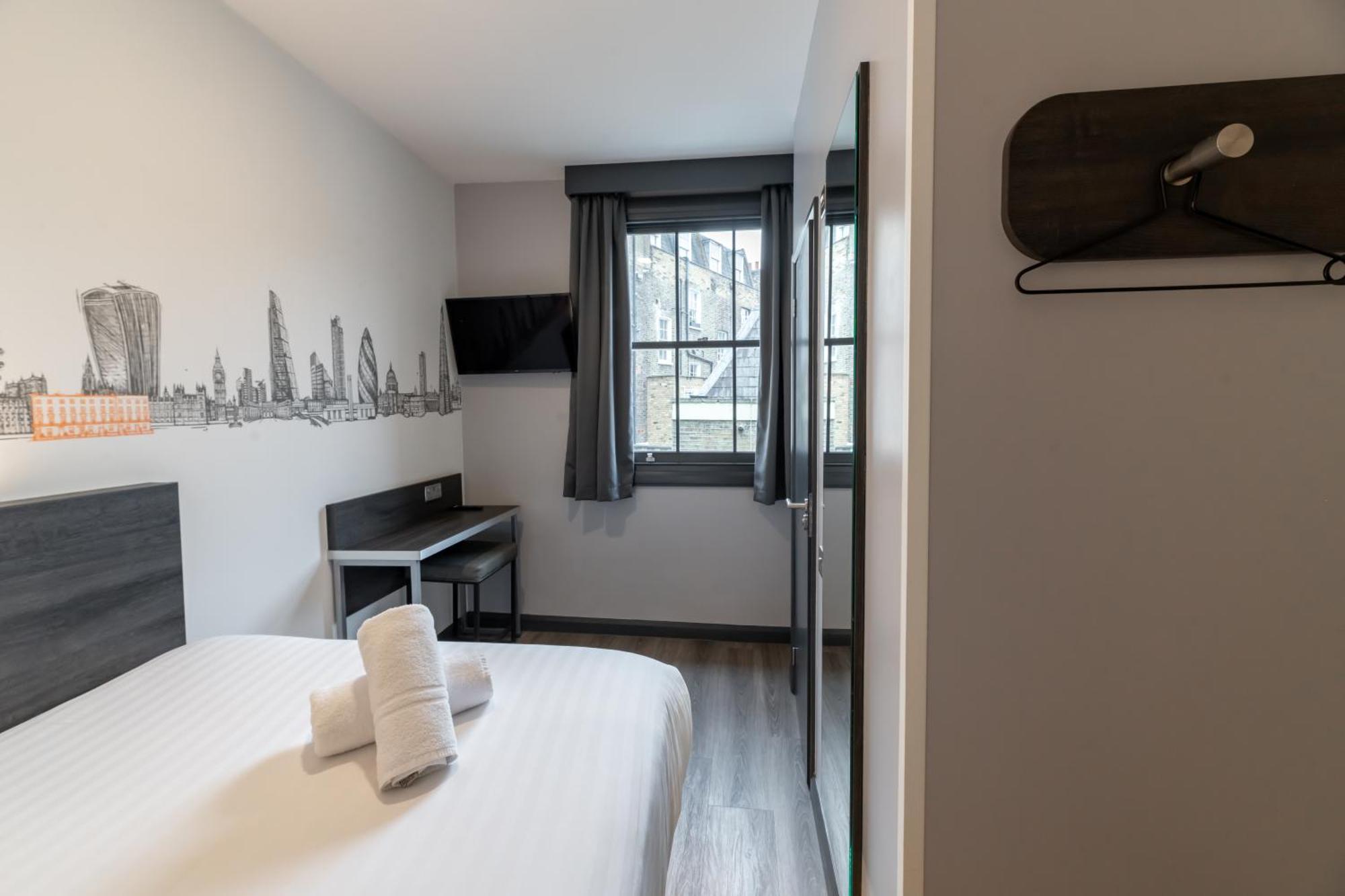 Hotel Easyhotel Victoria 2*