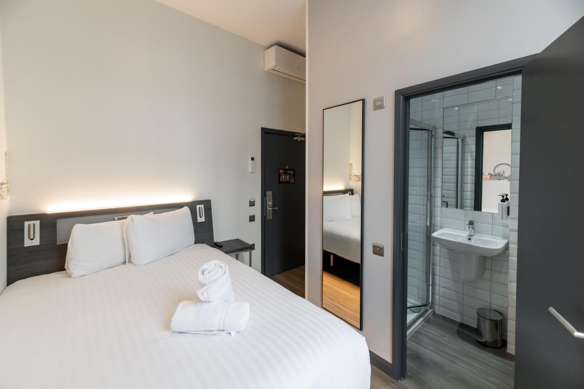 Hotel Easyhotel Victoria 2*