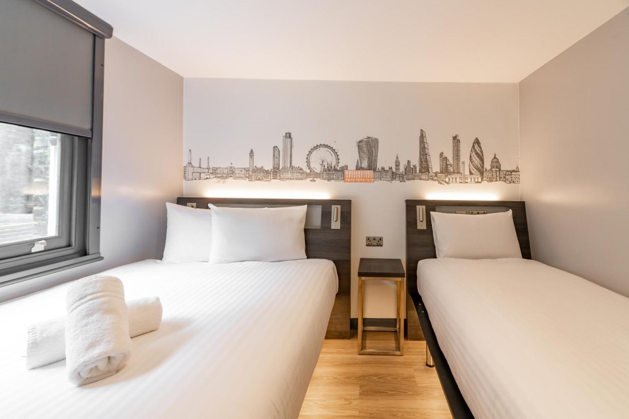 Hotel Easyhotel Victoria
