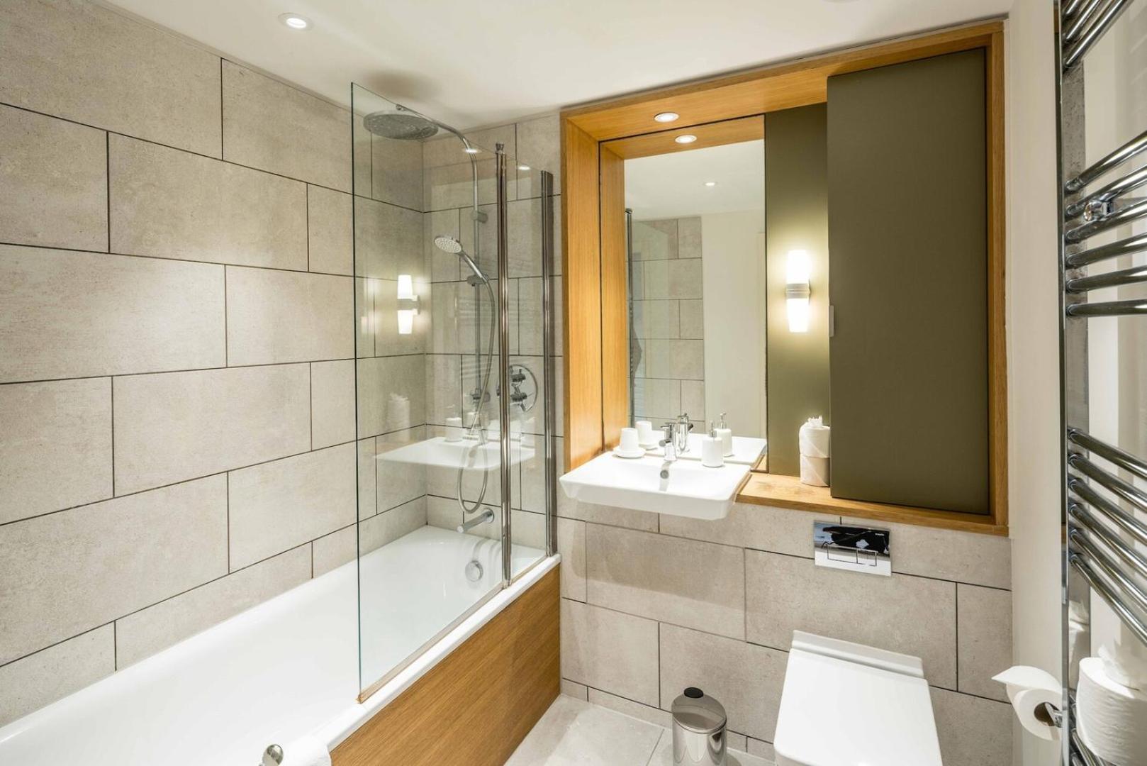 Modern 2 Bed Flat Near O2 & Canary Wharf * Londen