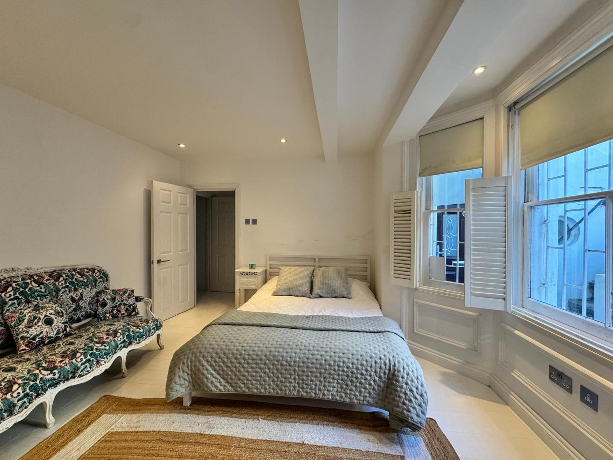 Notting Hill Flat *