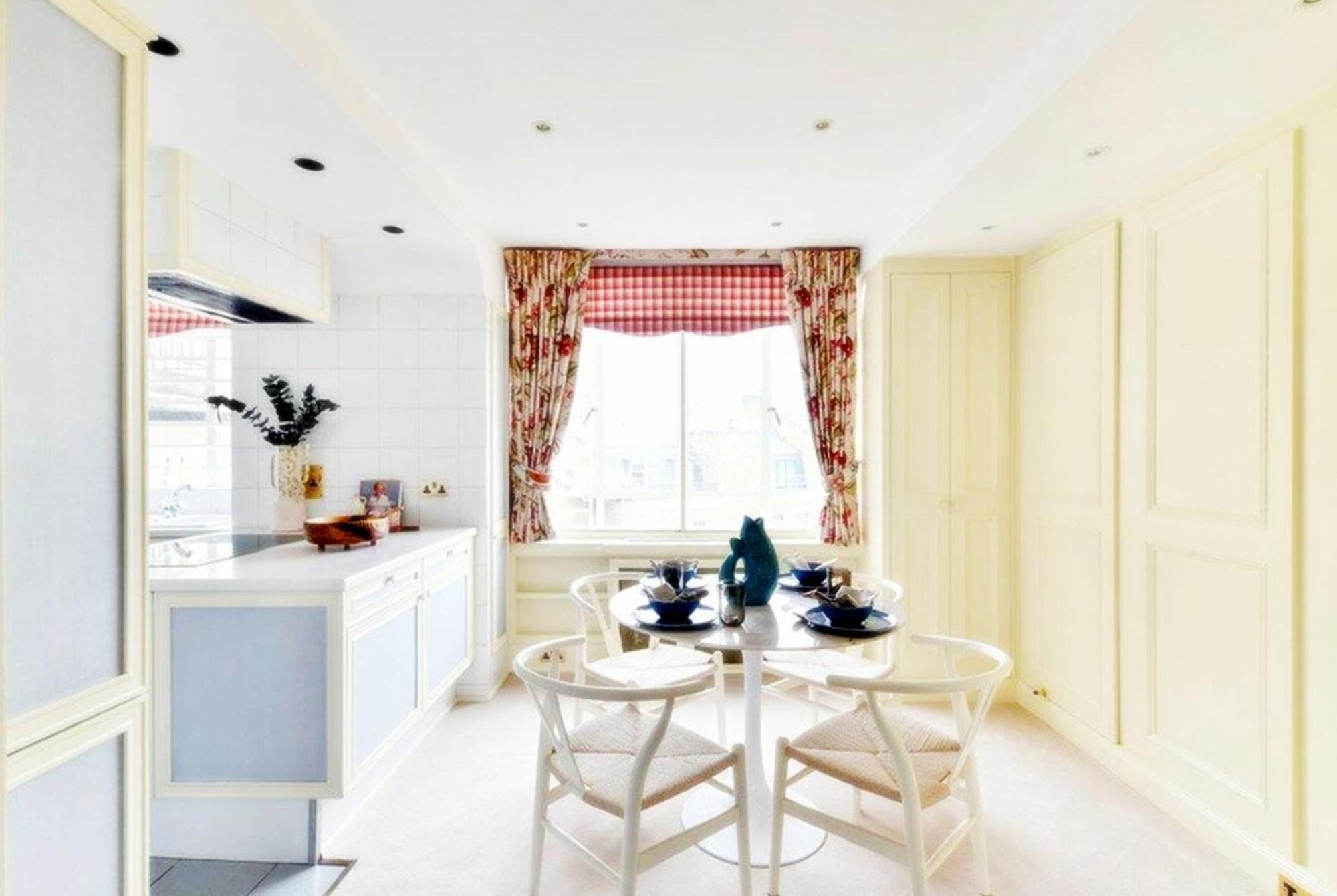 Apartment Well-maintained 4-bedroom Flat With Full Amenities *