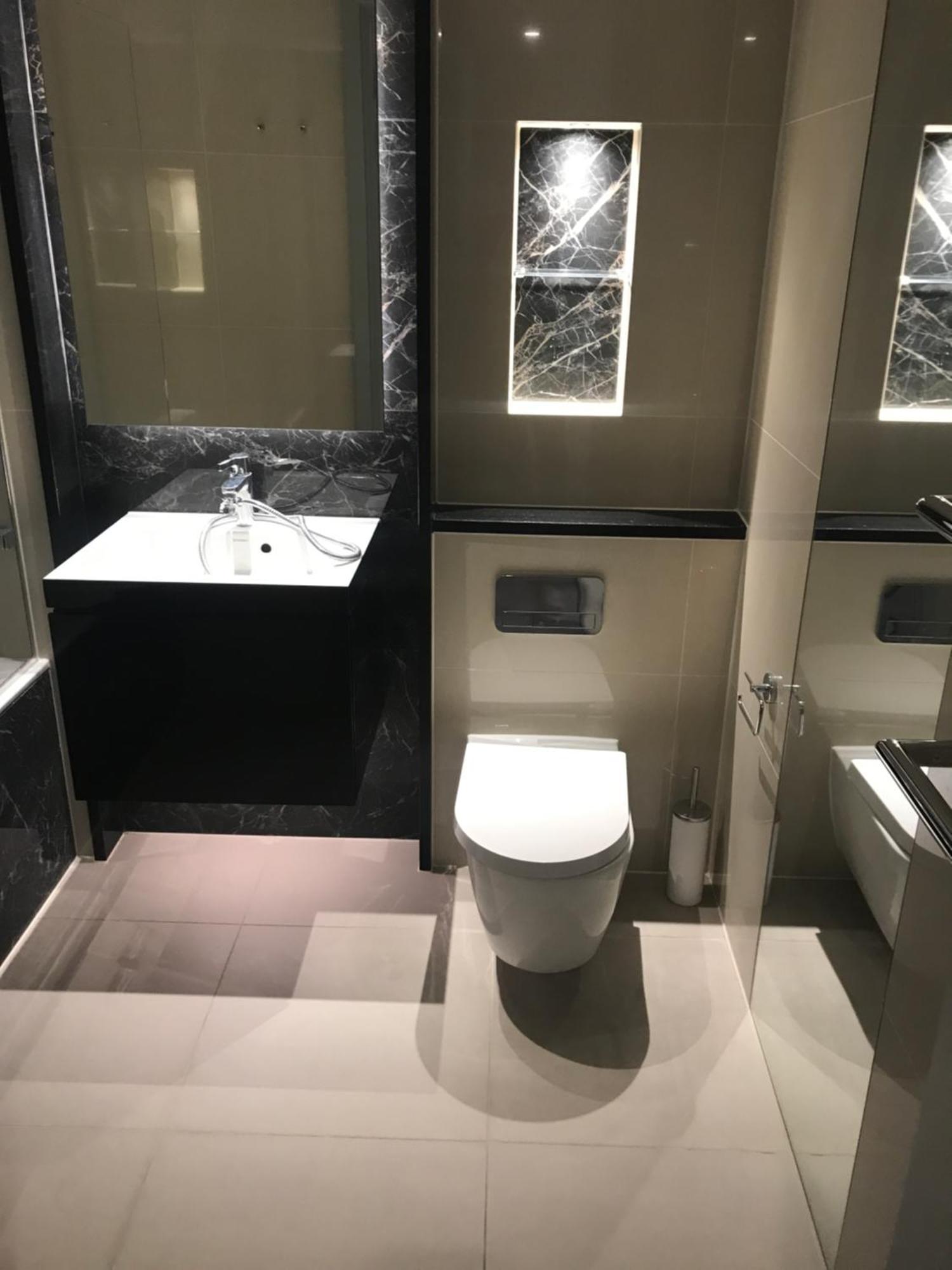 Edgware Road W2 1 Bd * London