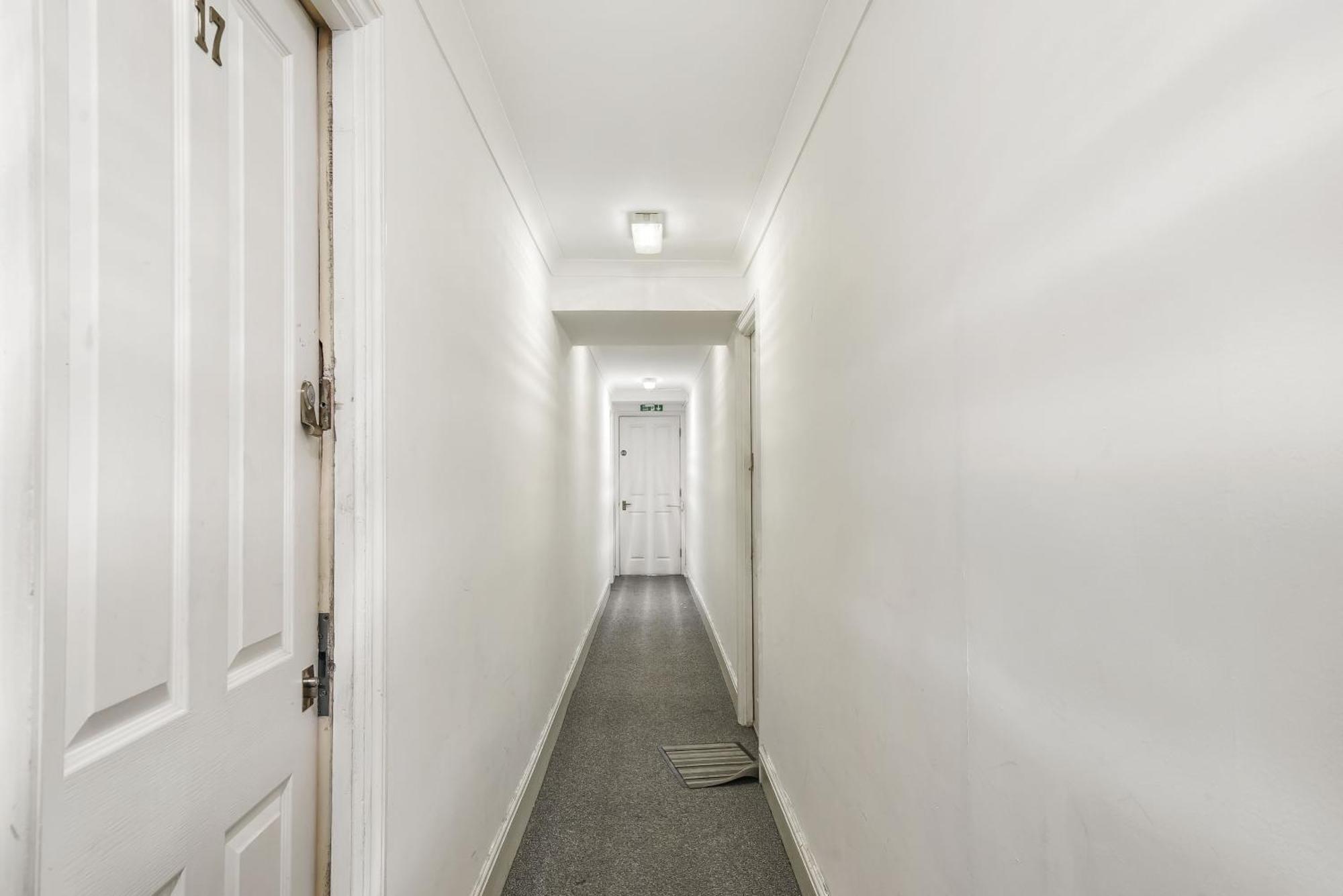 Affordable One Bed Bayswater Special Price Lejlighed *